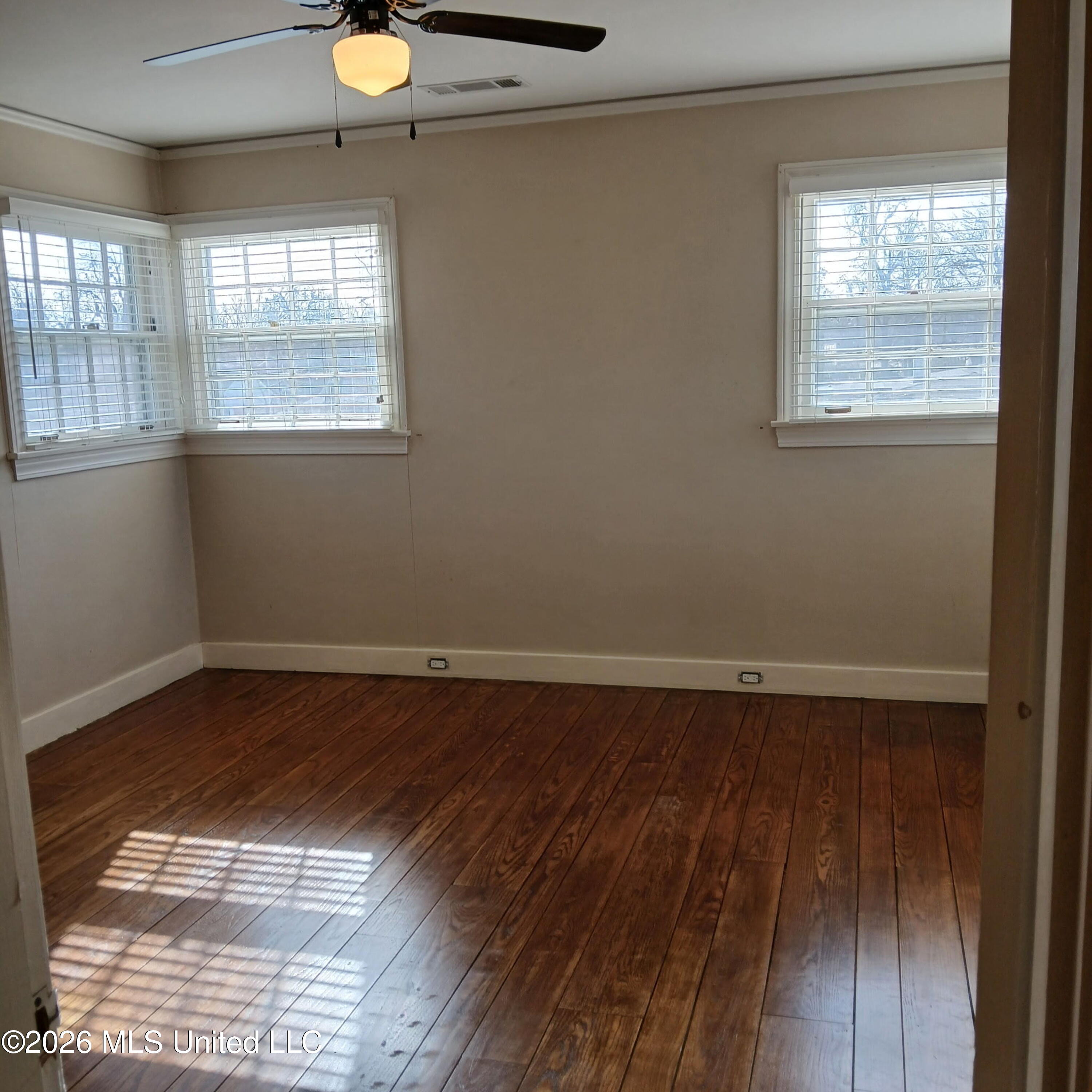 404 E Adams Avenue Property Photo 15