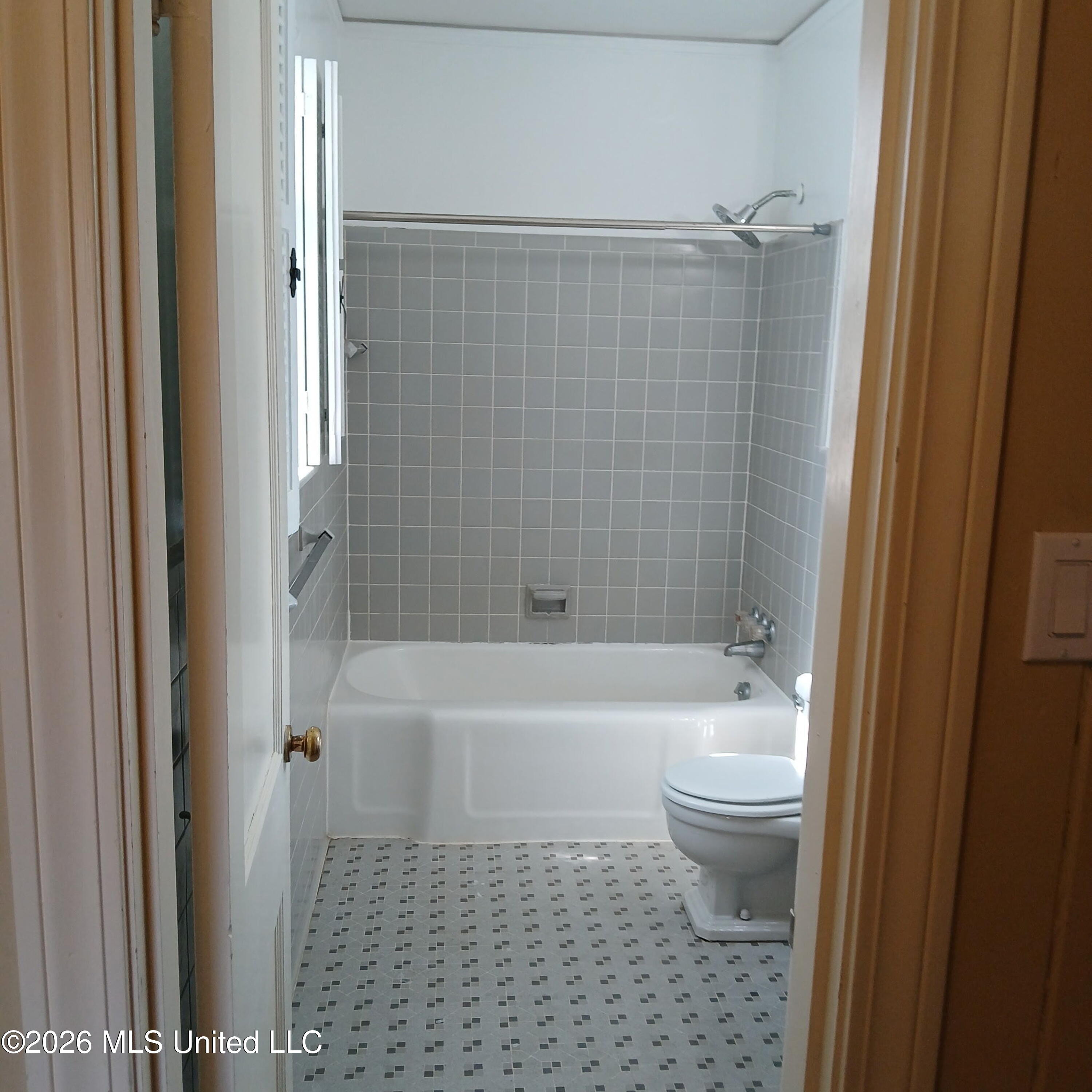 404 E Adams Avenue Property Photo 16