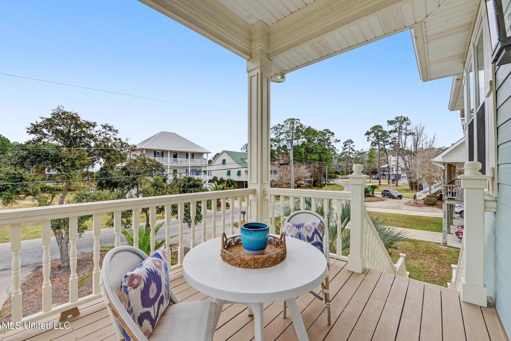 113 Youngswood Loop Property Photo 8