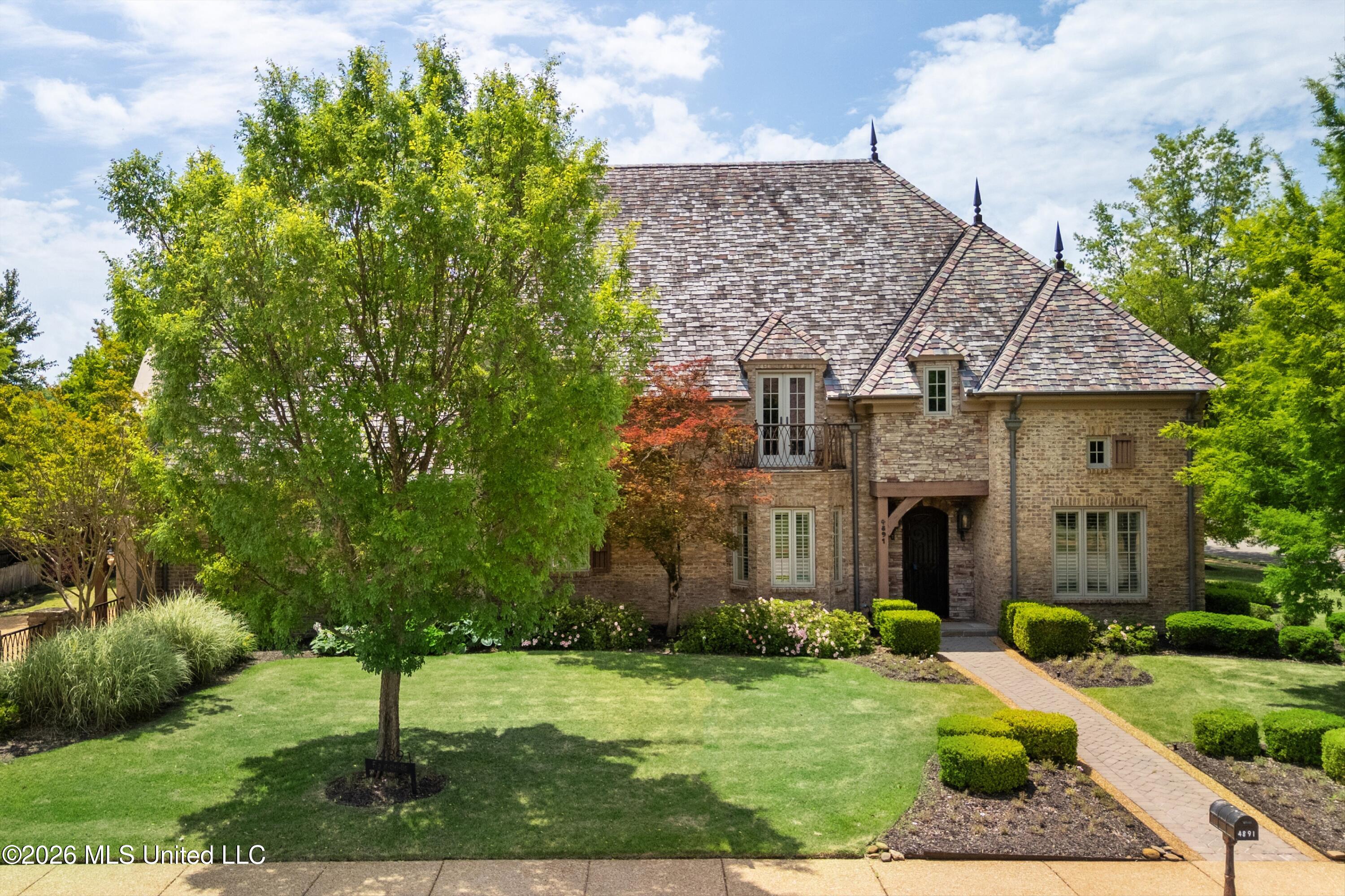4891 N Fleur De Lis Property Photo 2