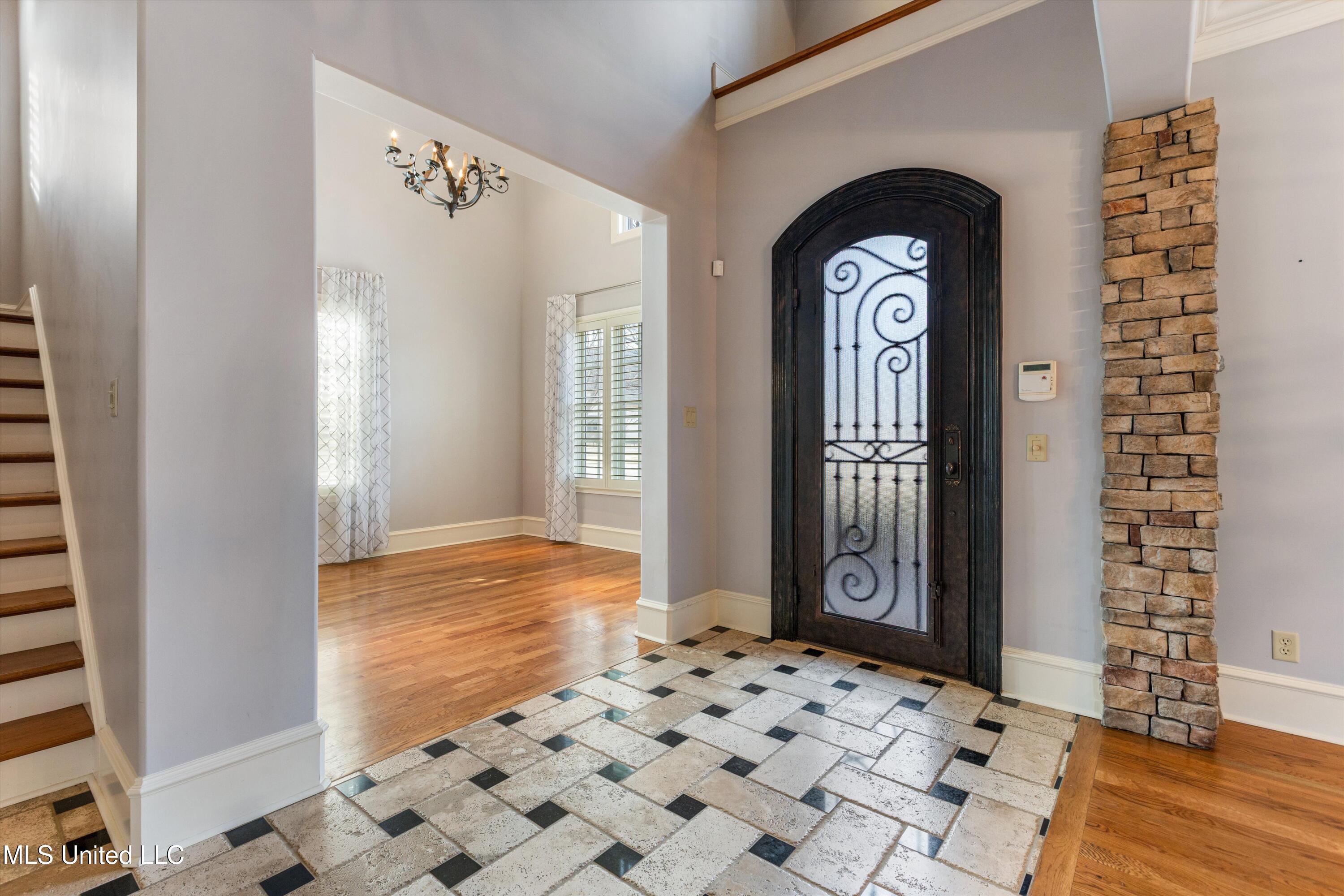 4891 N Fleur De Lis Property Photo 7