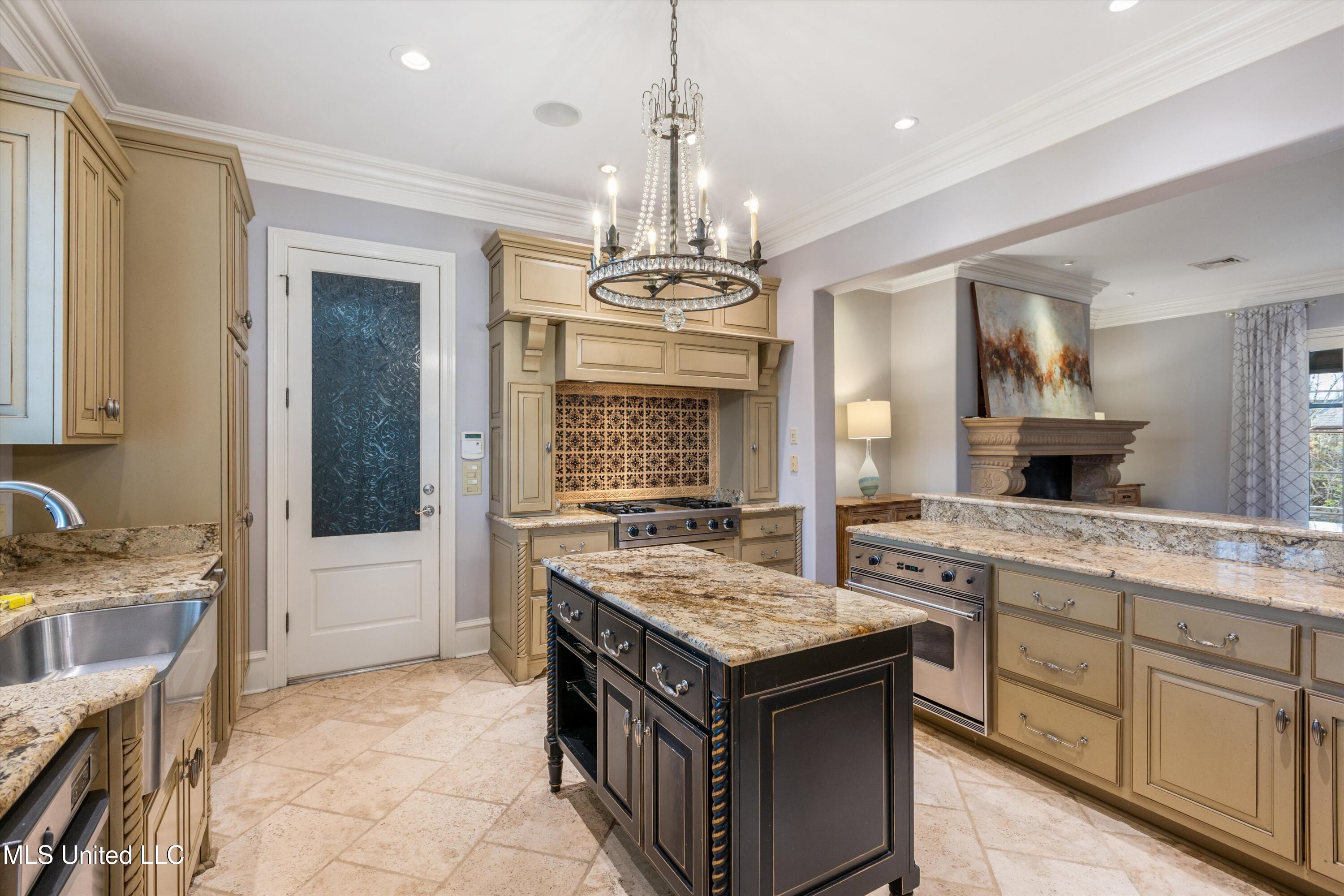 4891 N Fleur De Lis Property Photo 12