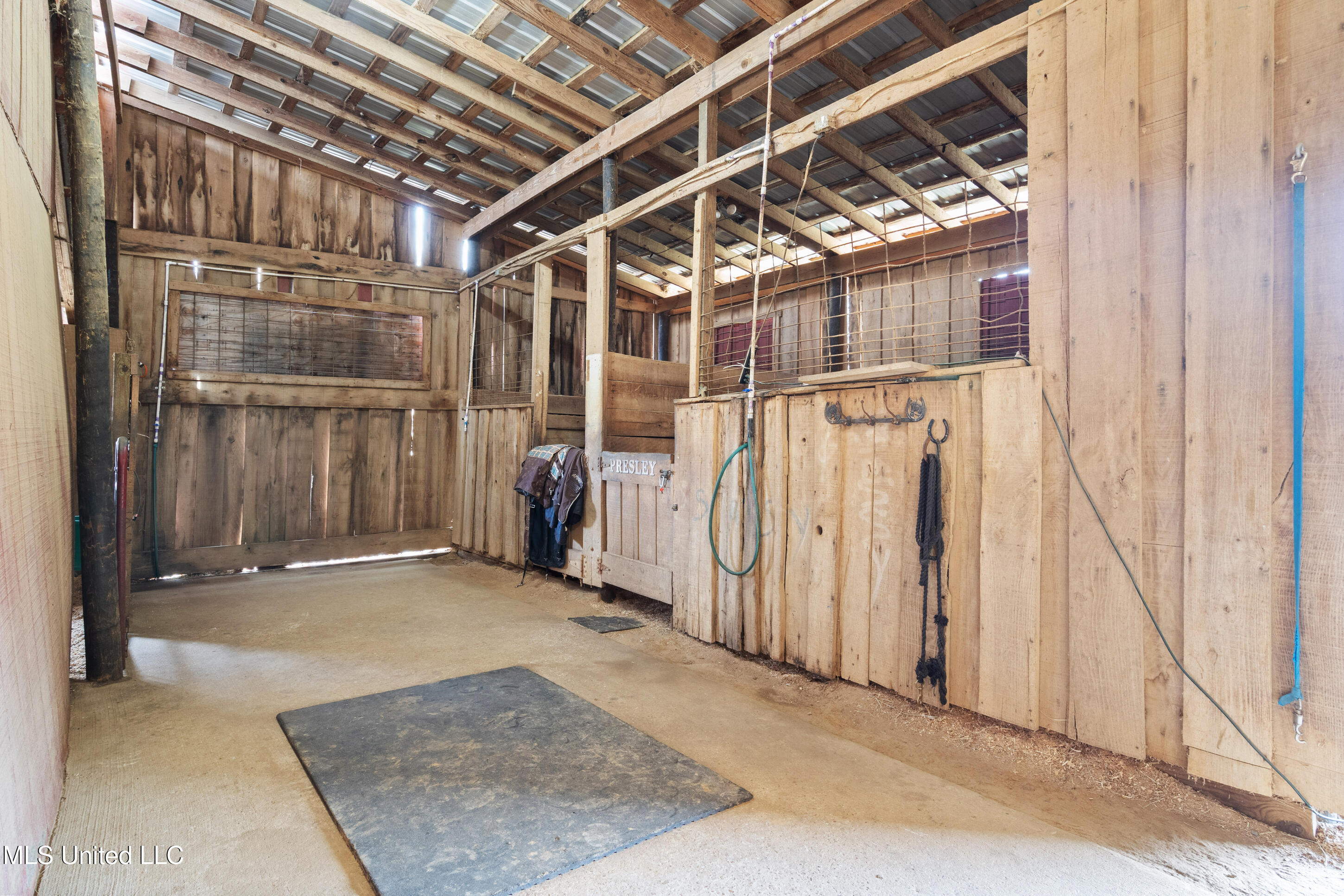 9142 Mineral Wells Road Property Photo 17