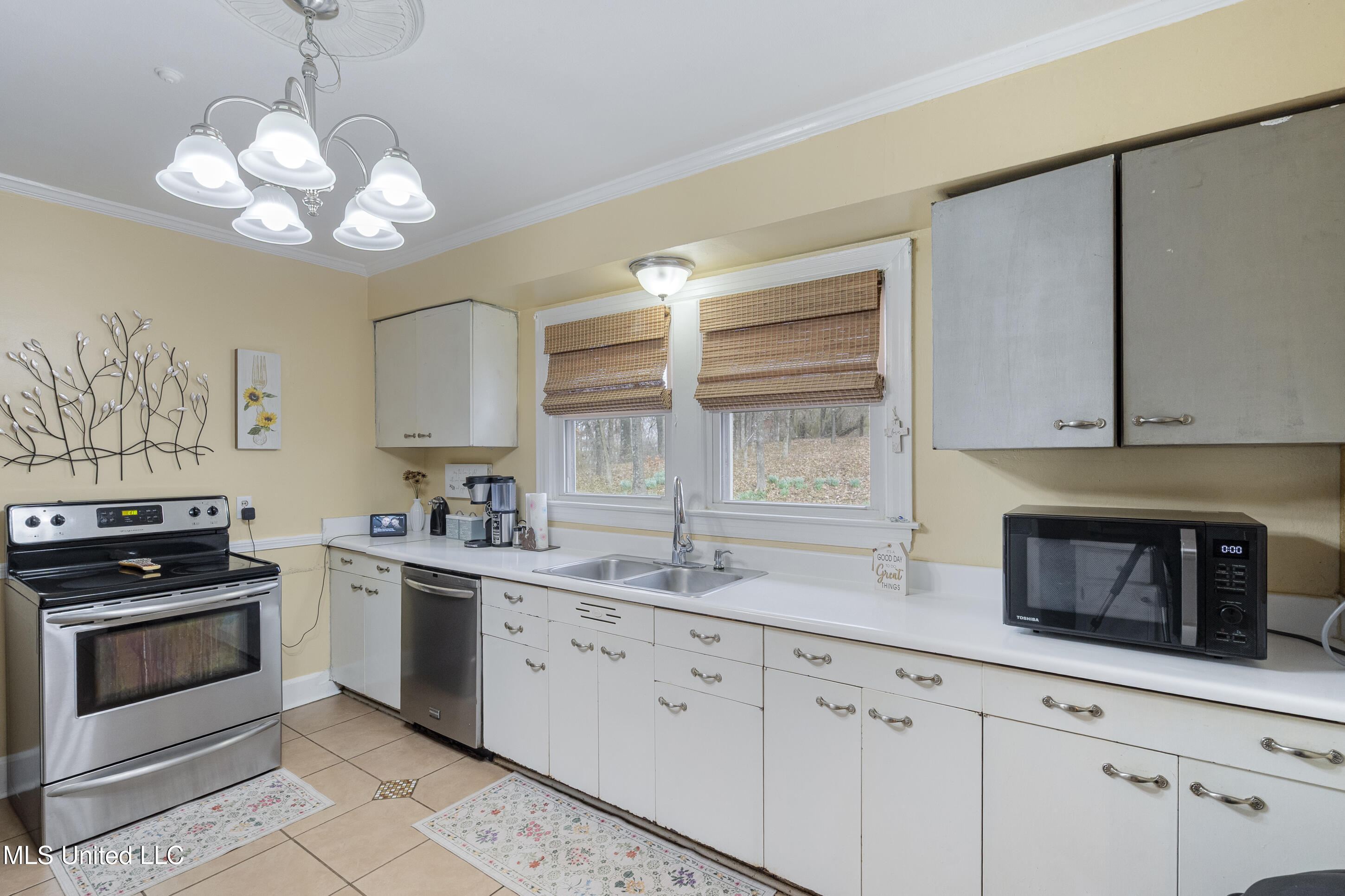 9142 Mineral Wells Road Property Photo 46