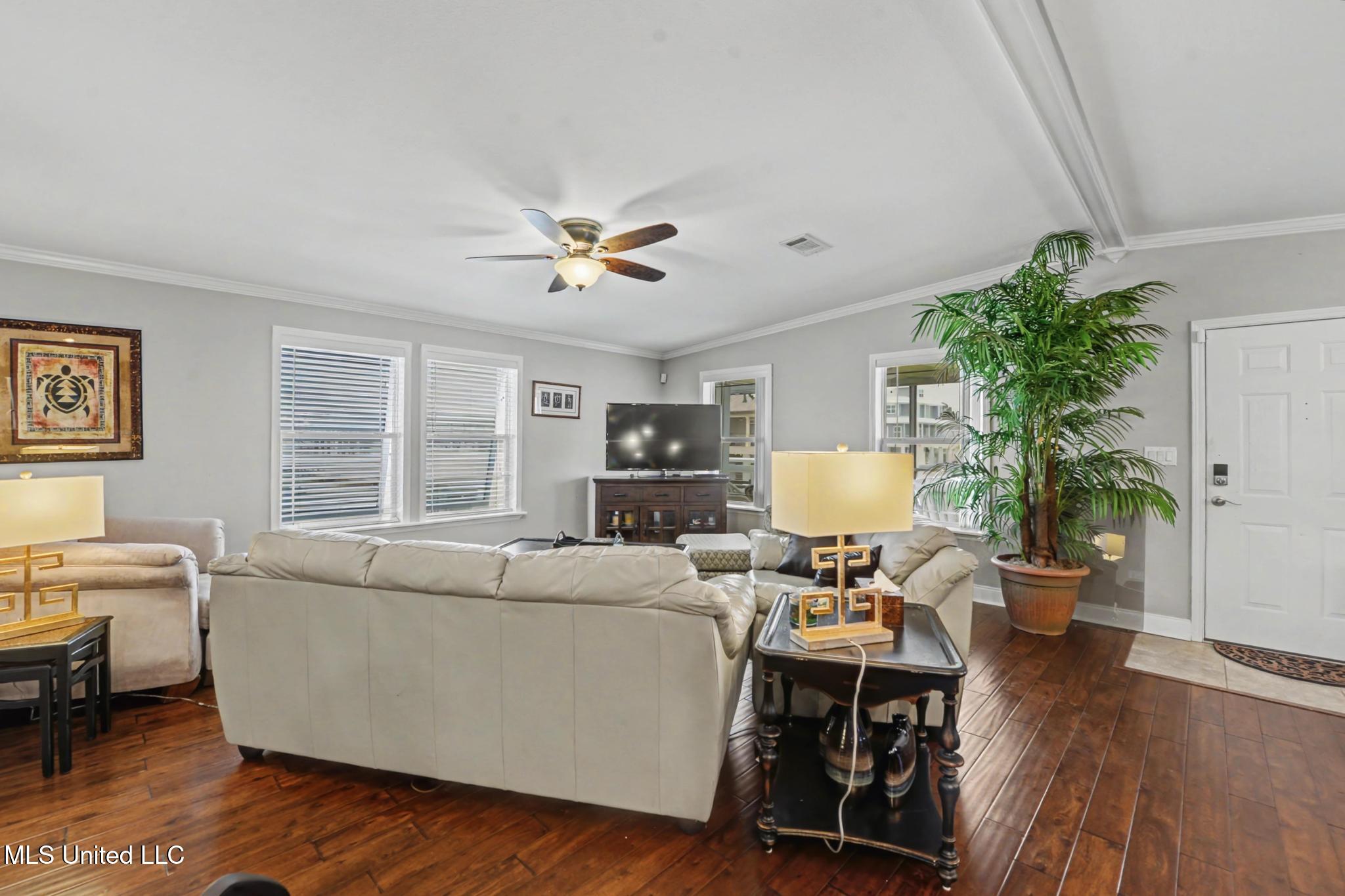 104 Wolfe Street Property Photo 8