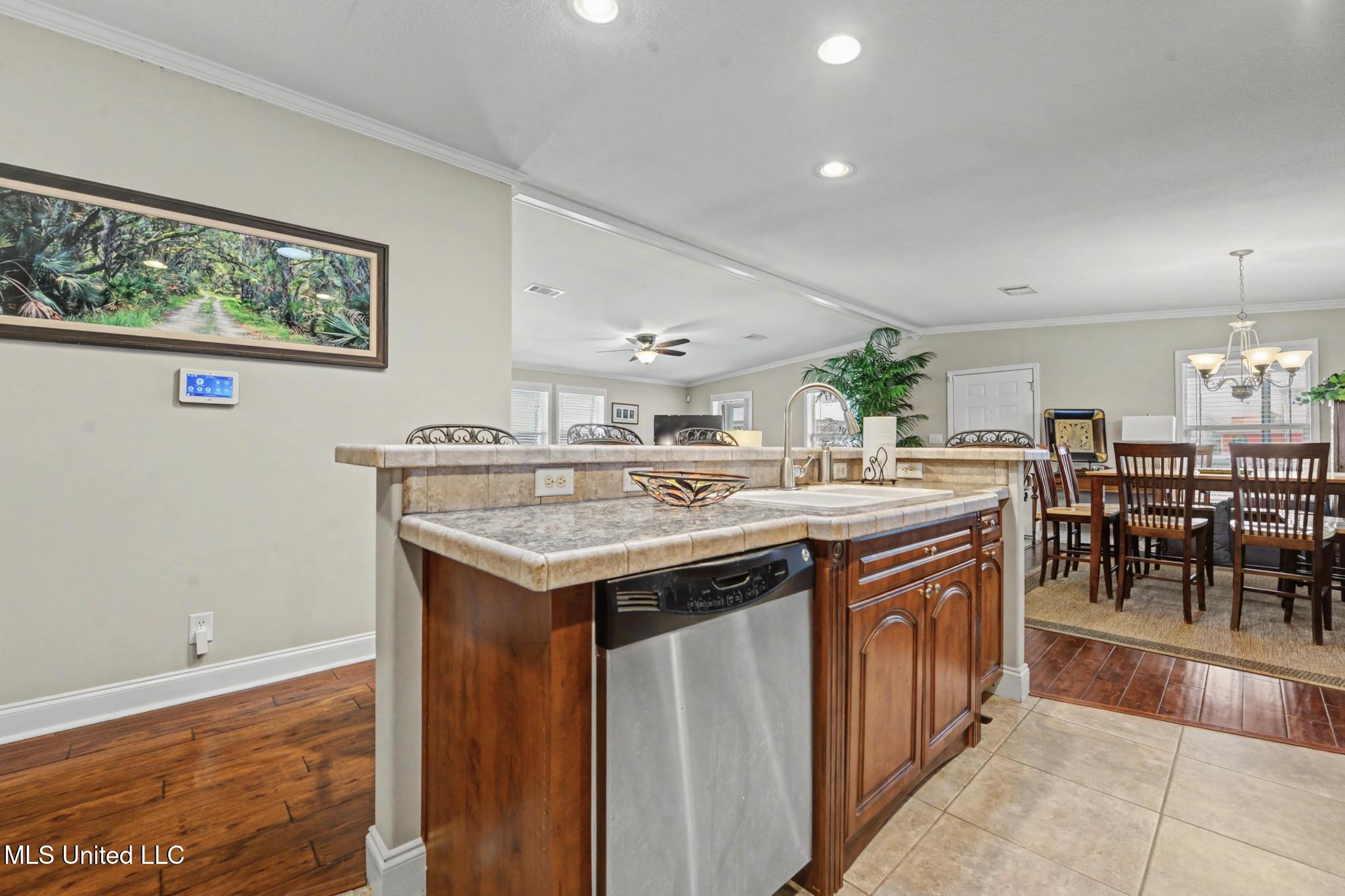 104 Wolfe Street Property Photo 13