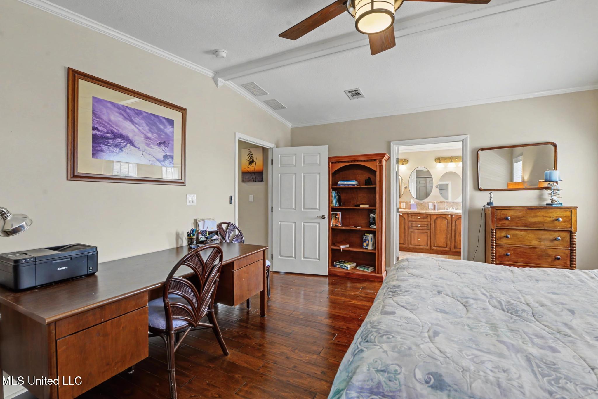 104 Wolfe Street Property Photo 18