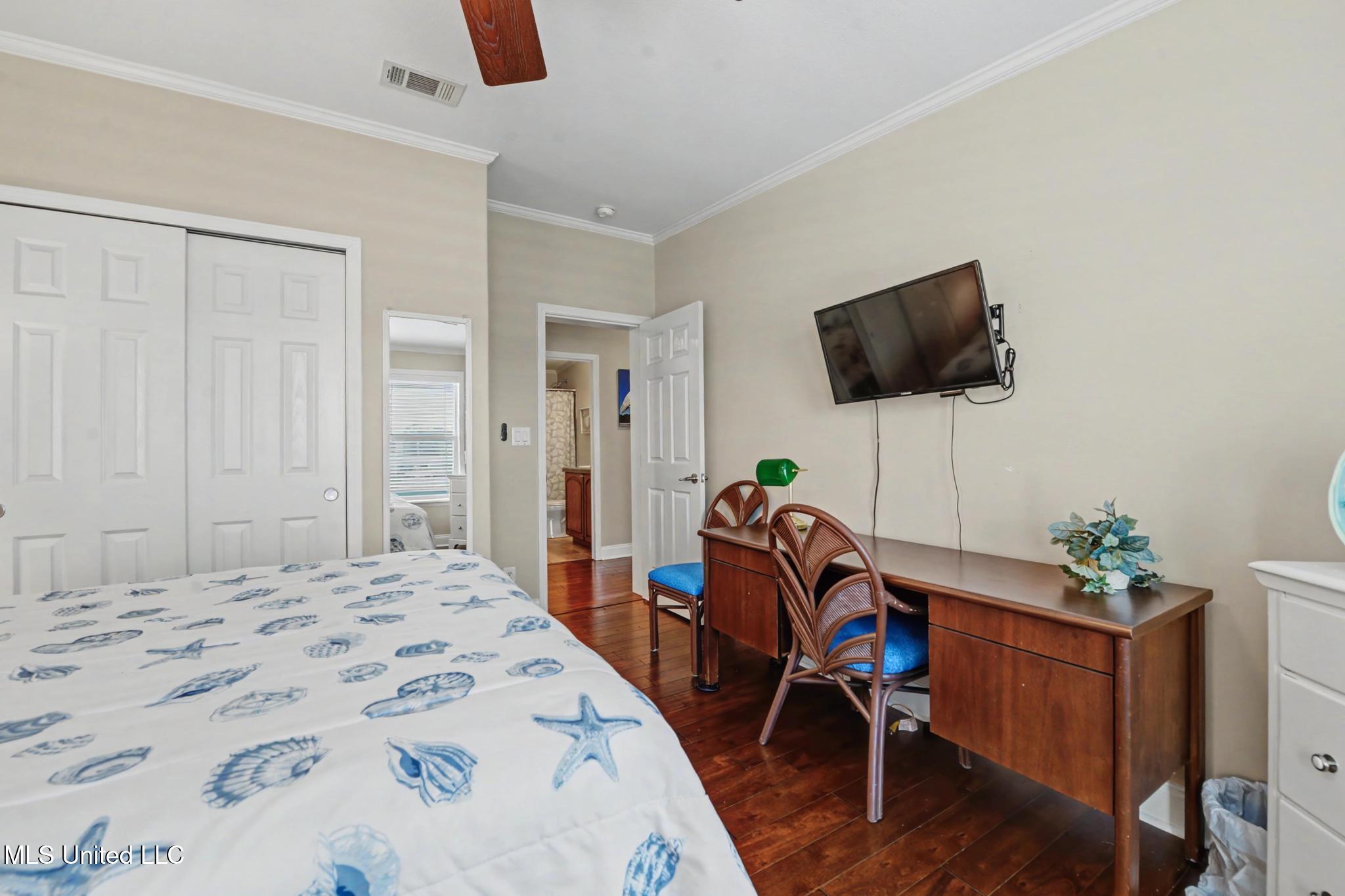 104 Wolfe Street Property Photo 23
