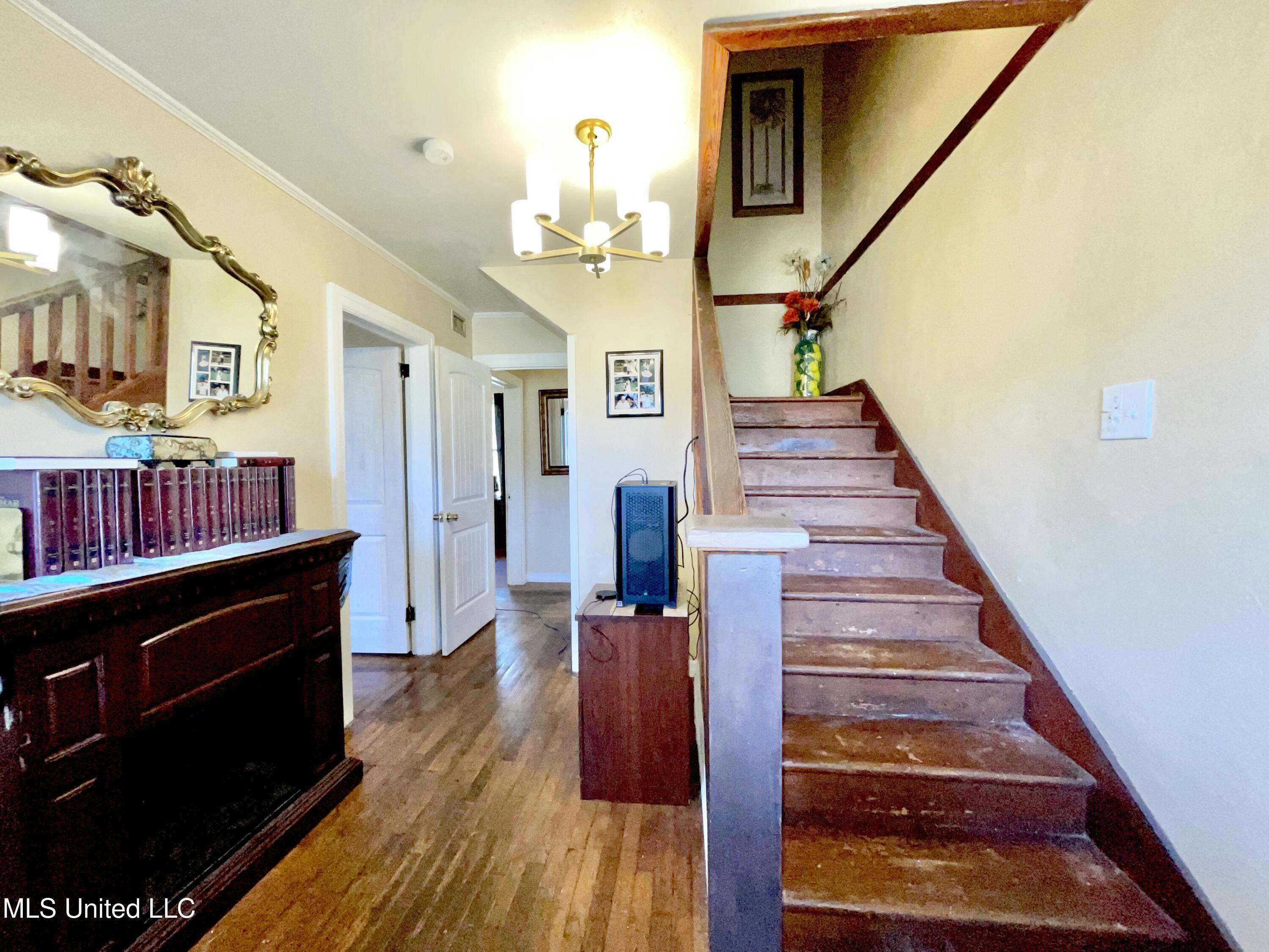 4124 Griffin Street Property Photo 2