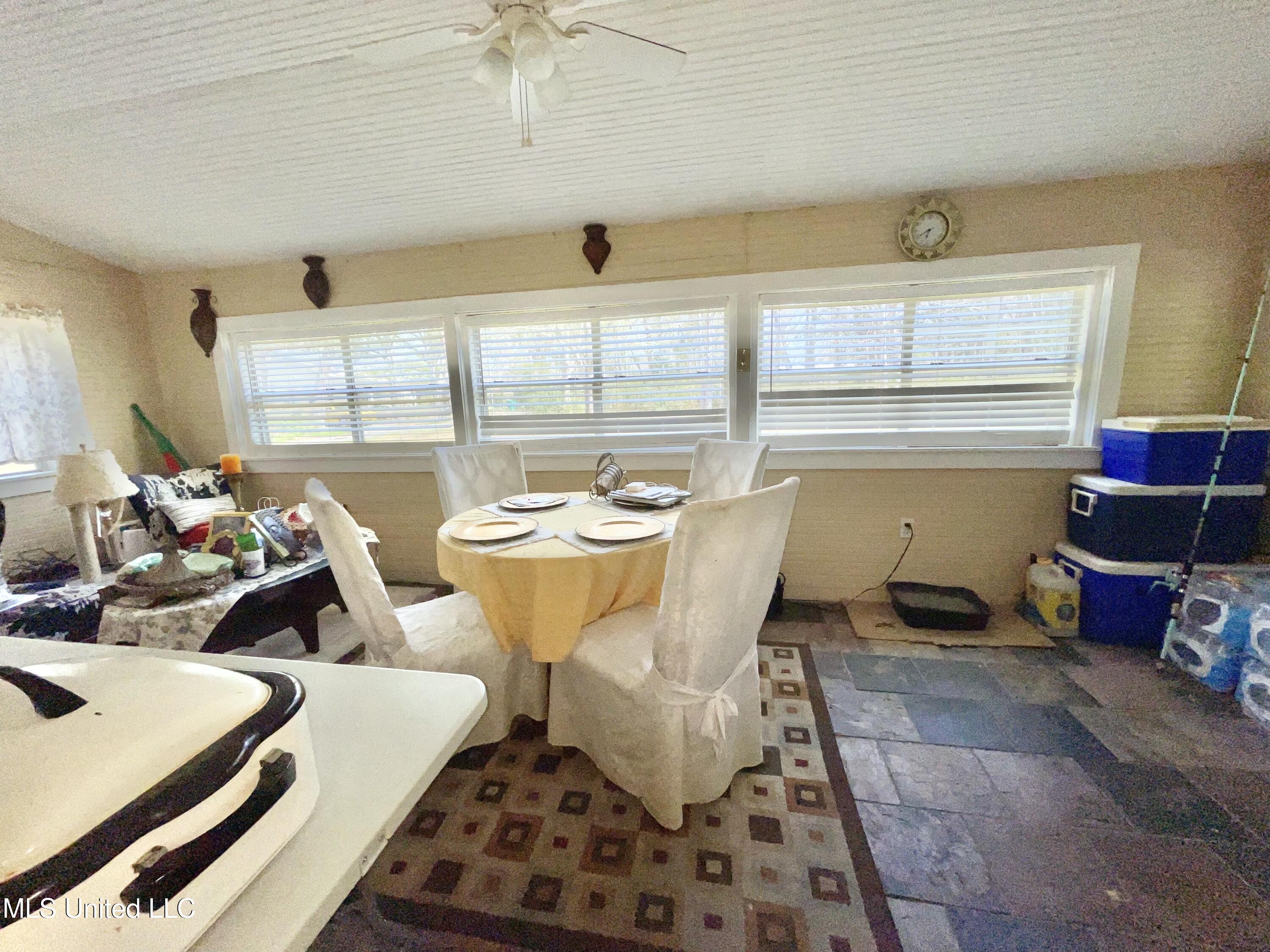 4124 Griffin Street Property Photo 9