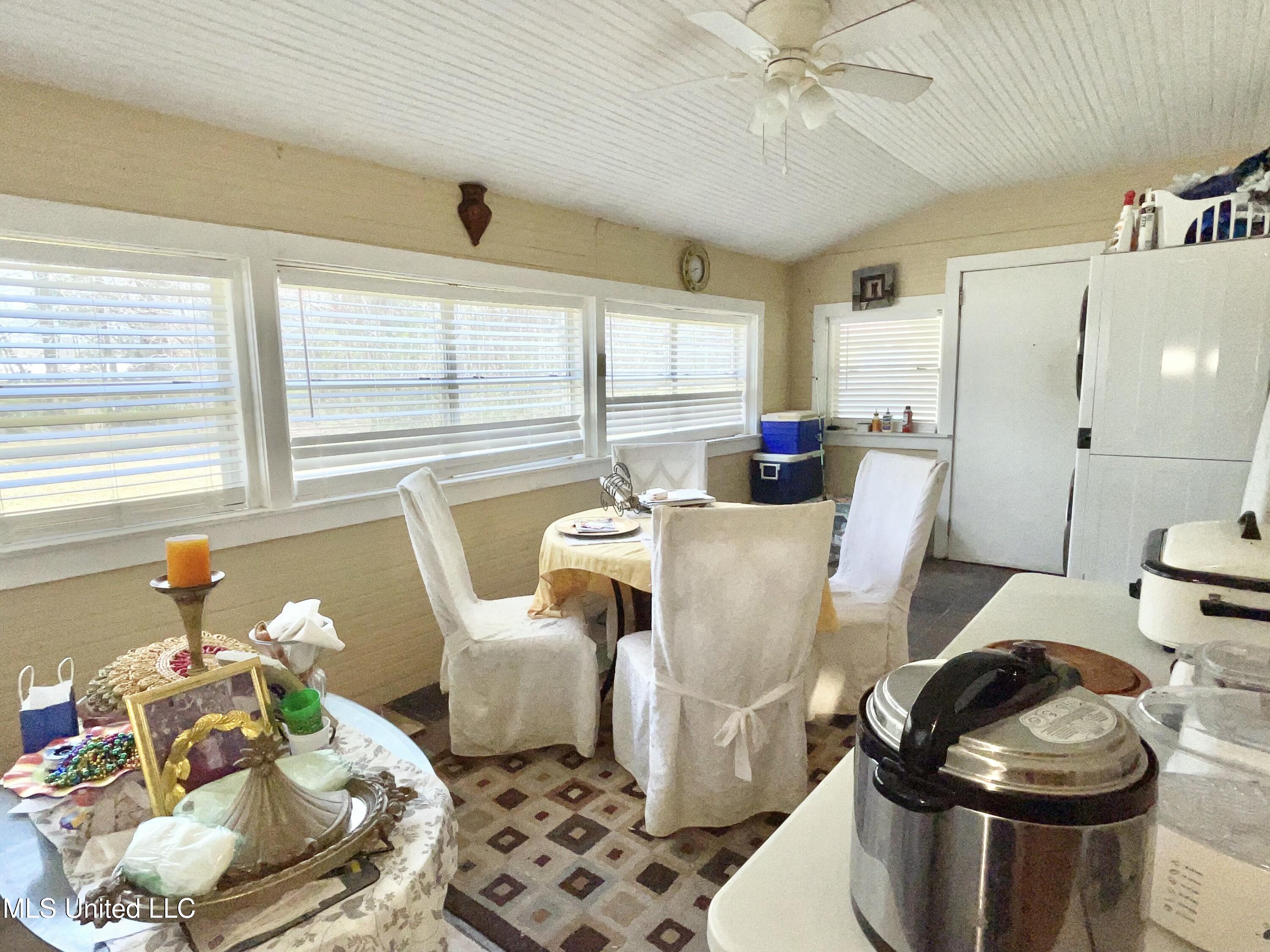 4124 Griffin Street Property Photo 11