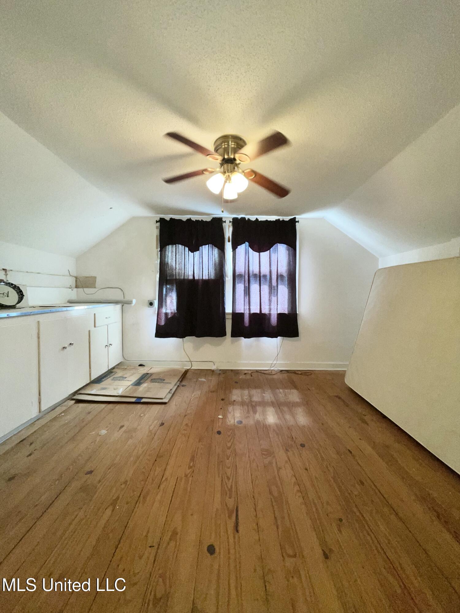 4124 Griffin Street Property Photo 25