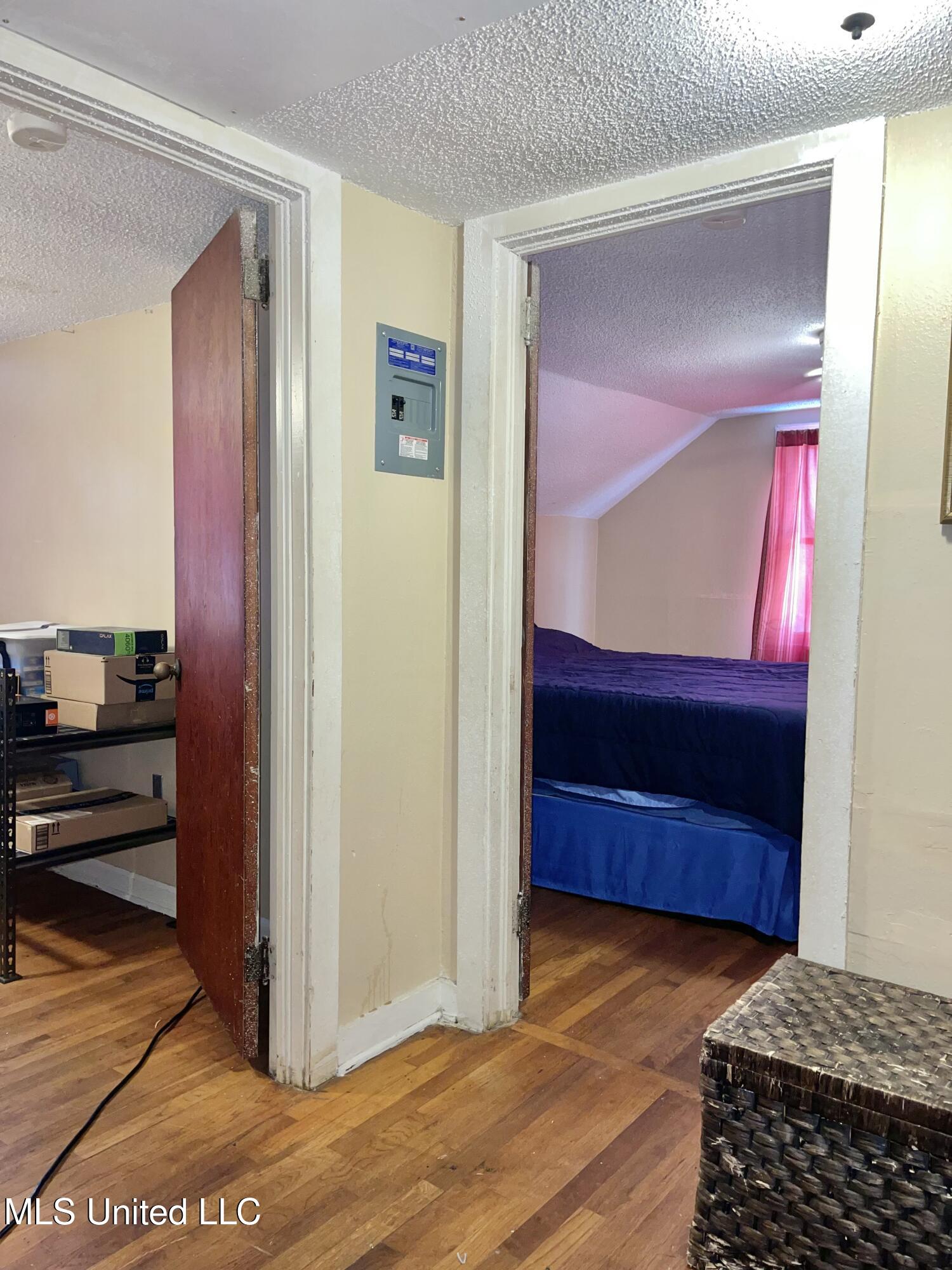 4124 Griffin Street Property Photo 27
