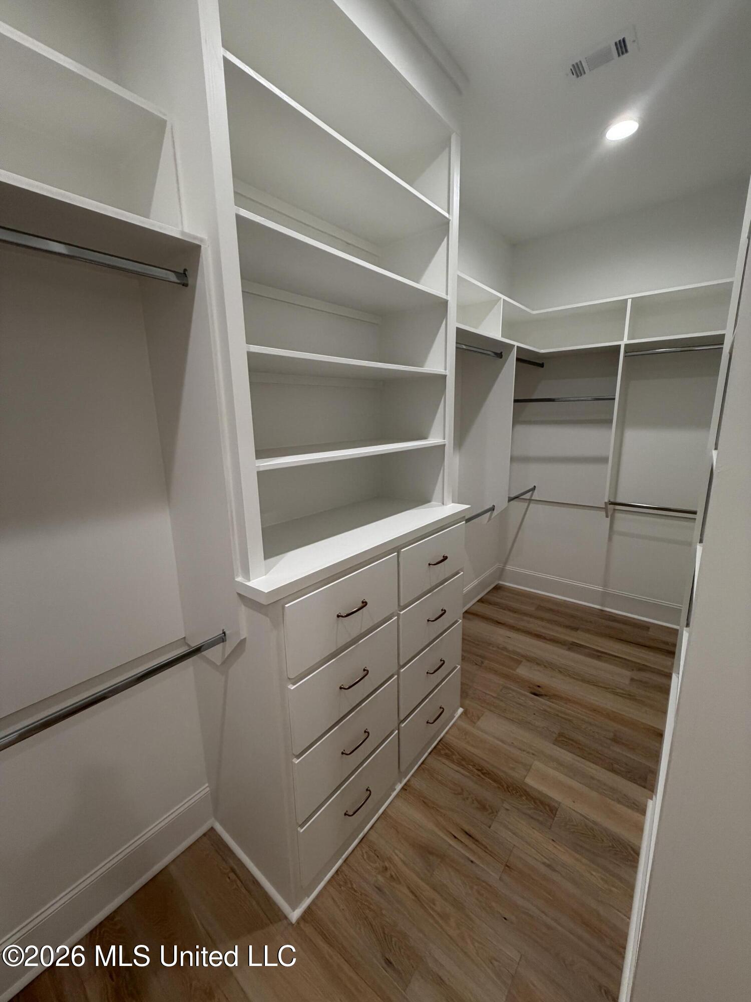 117 Commonwealth Drive Property Photo 10