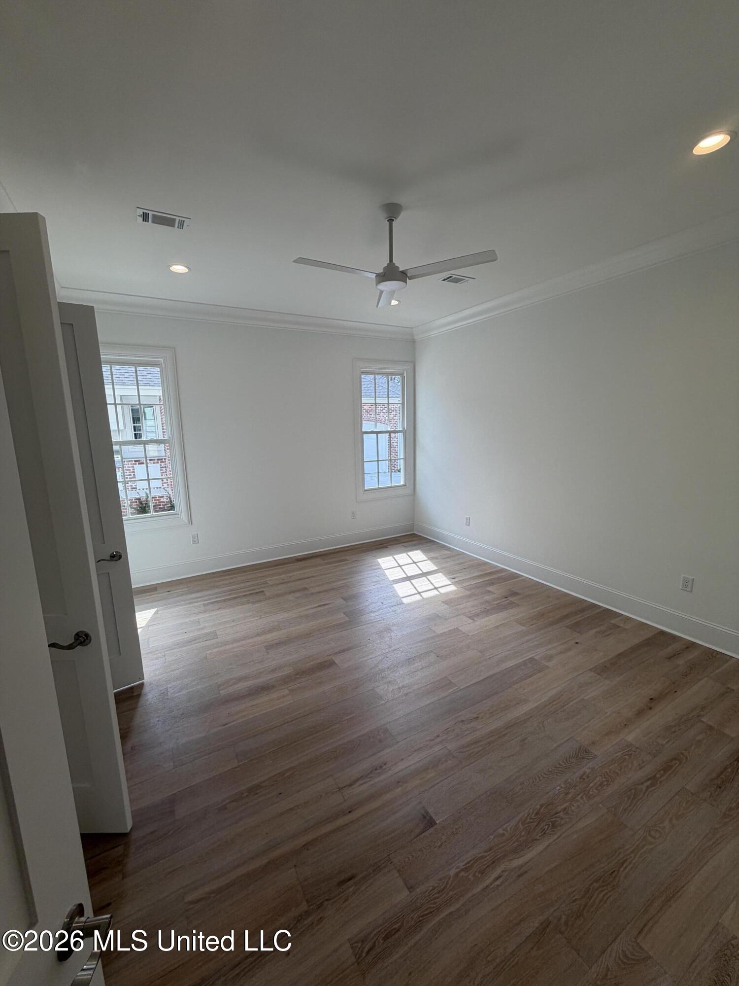 117 Commonwealth Drive Property Photo 11