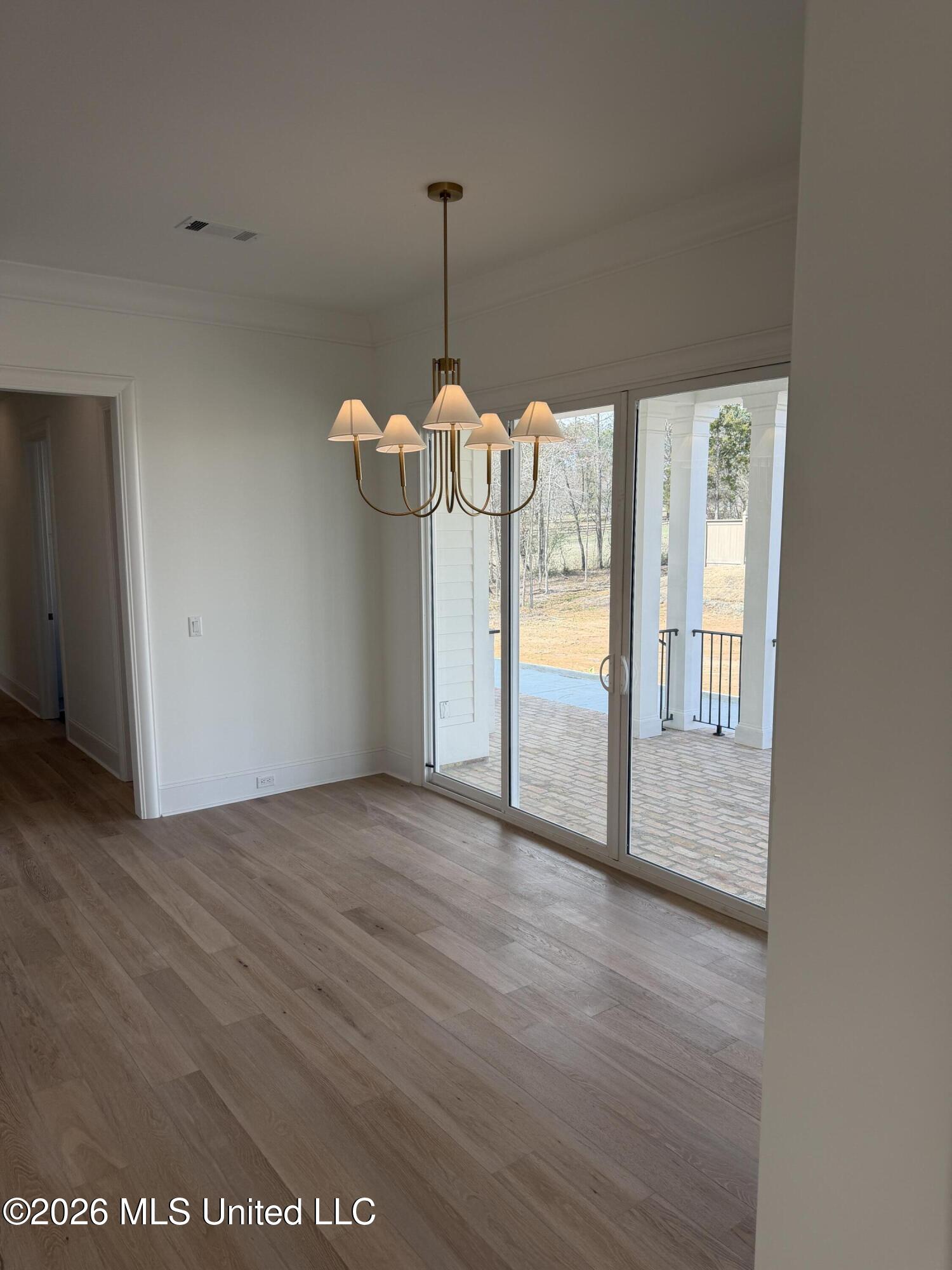117 Commonwealth Drive Property Photo 13