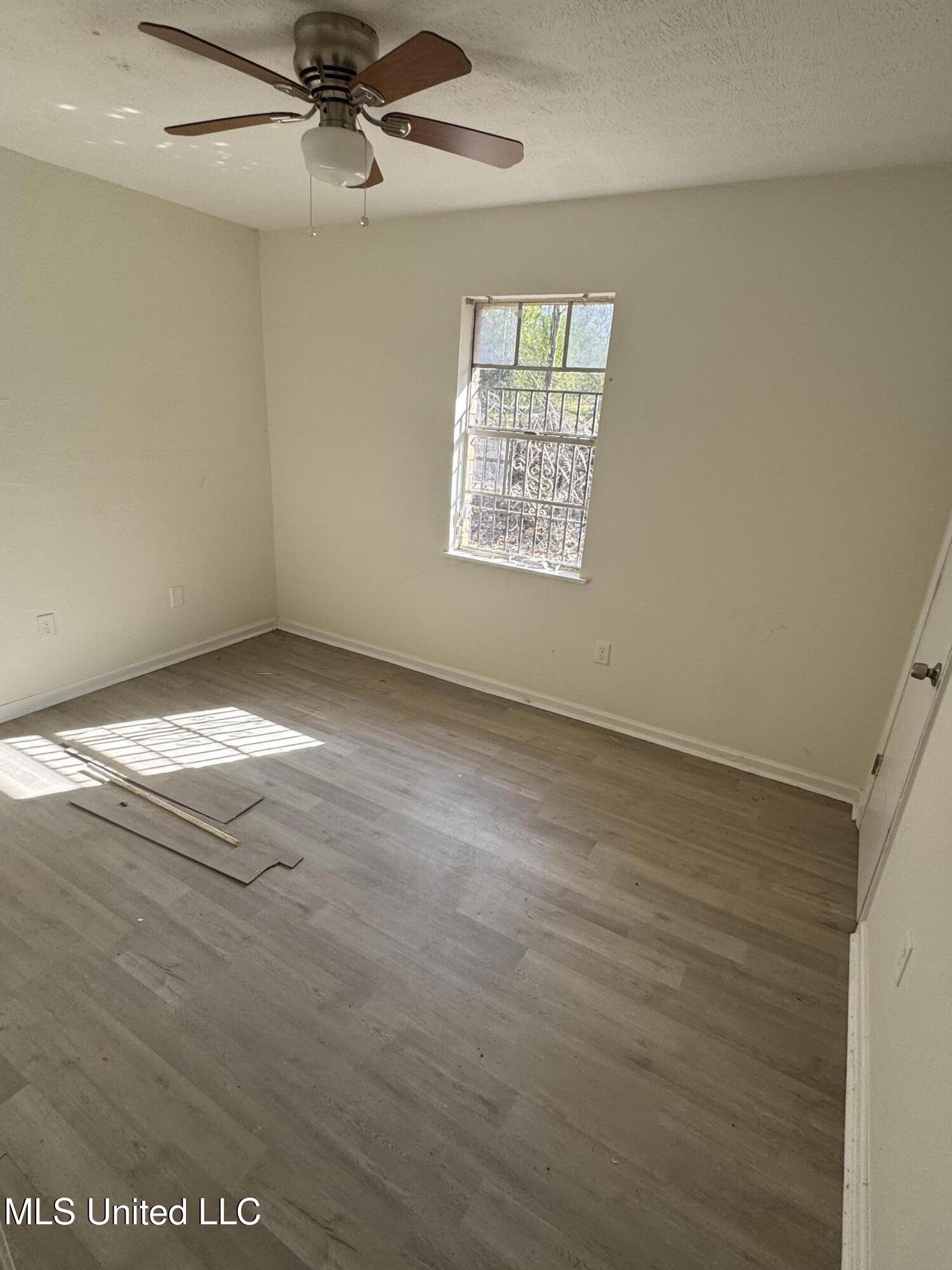 2806 Tara Road Property Photo 2