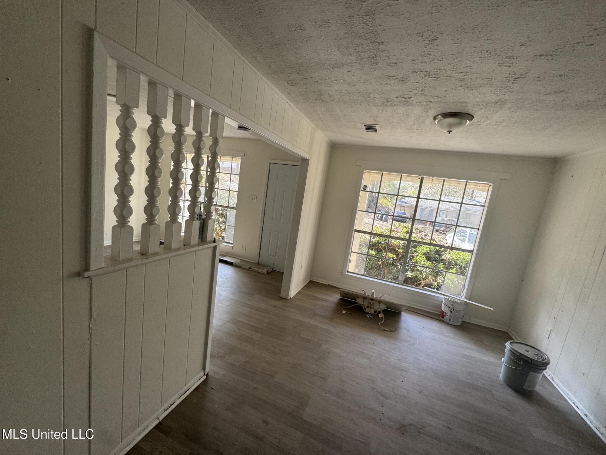 2806 Tara Road Property Photo 5