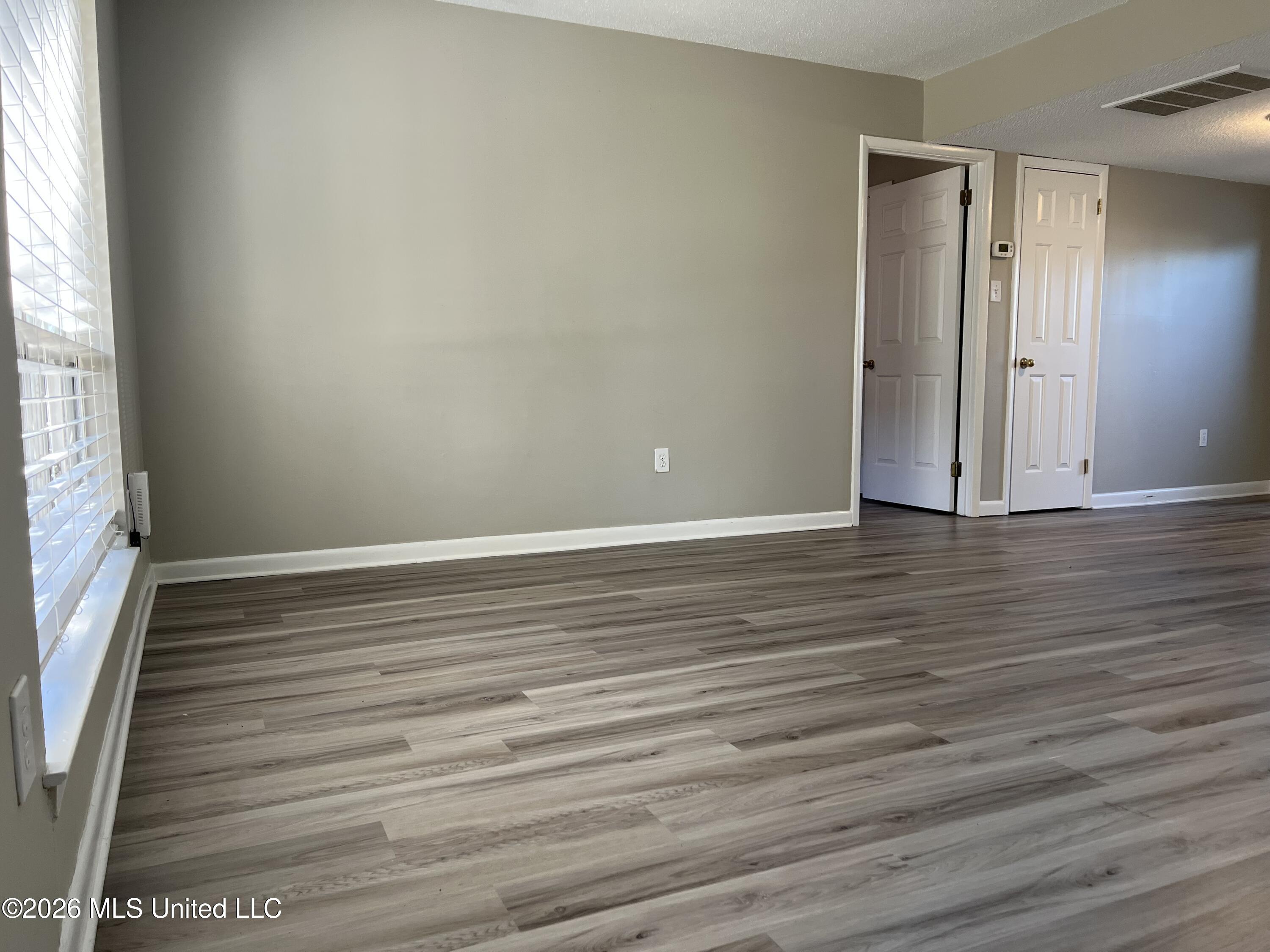 550 Post Road Property Photo 4