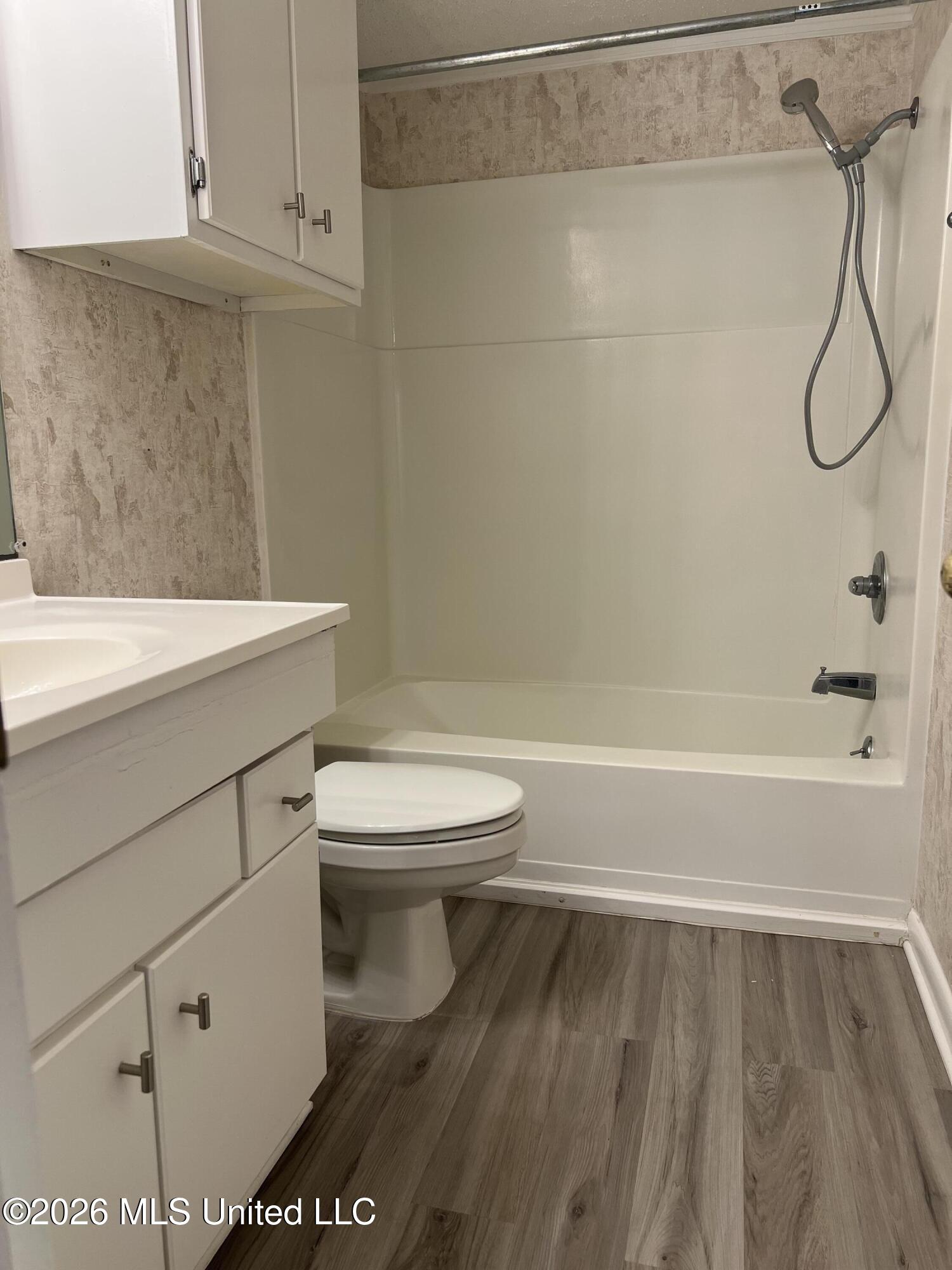 550 Post Road Property Photo 8