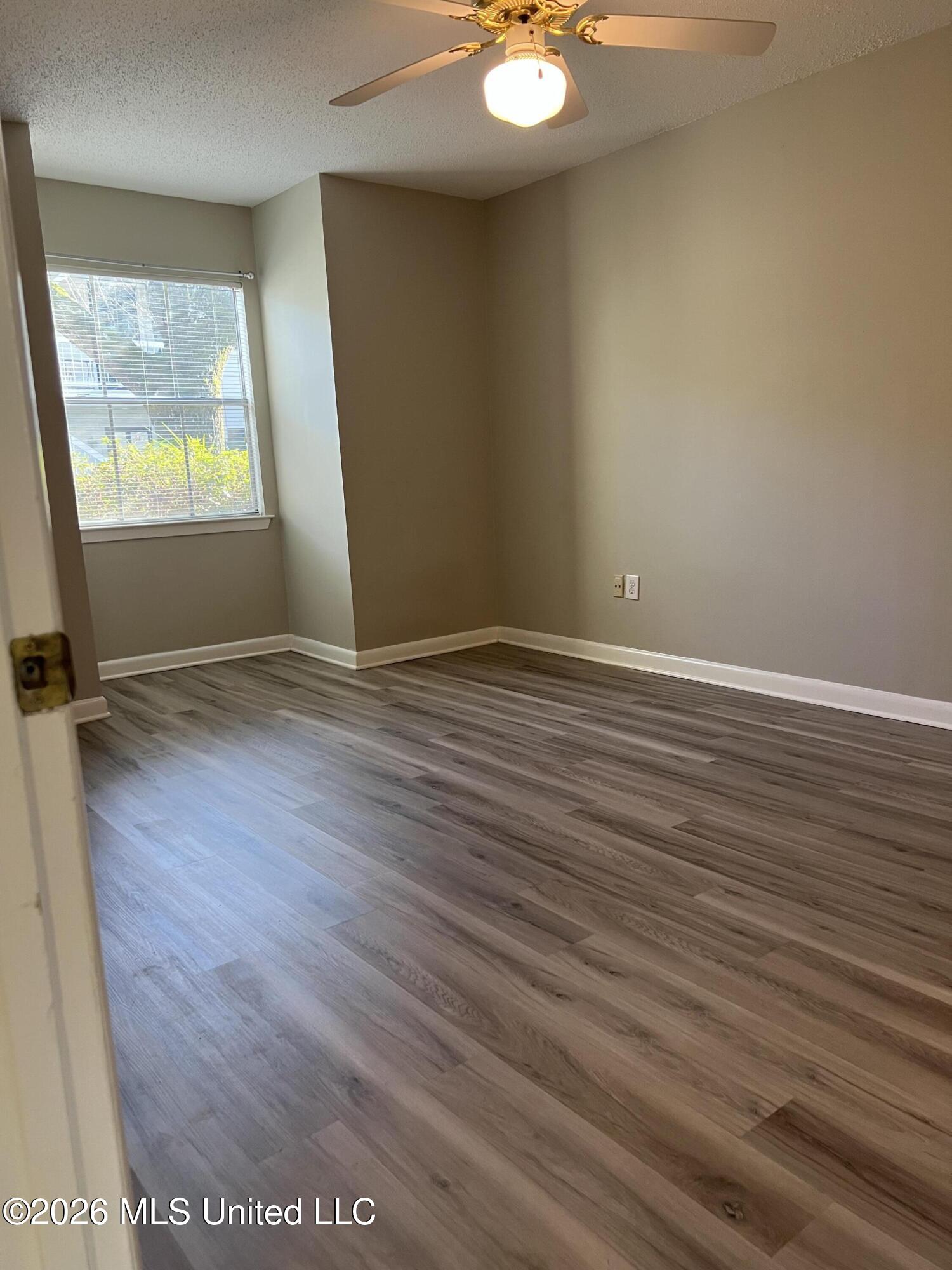 550 Post Road Property Photo 10