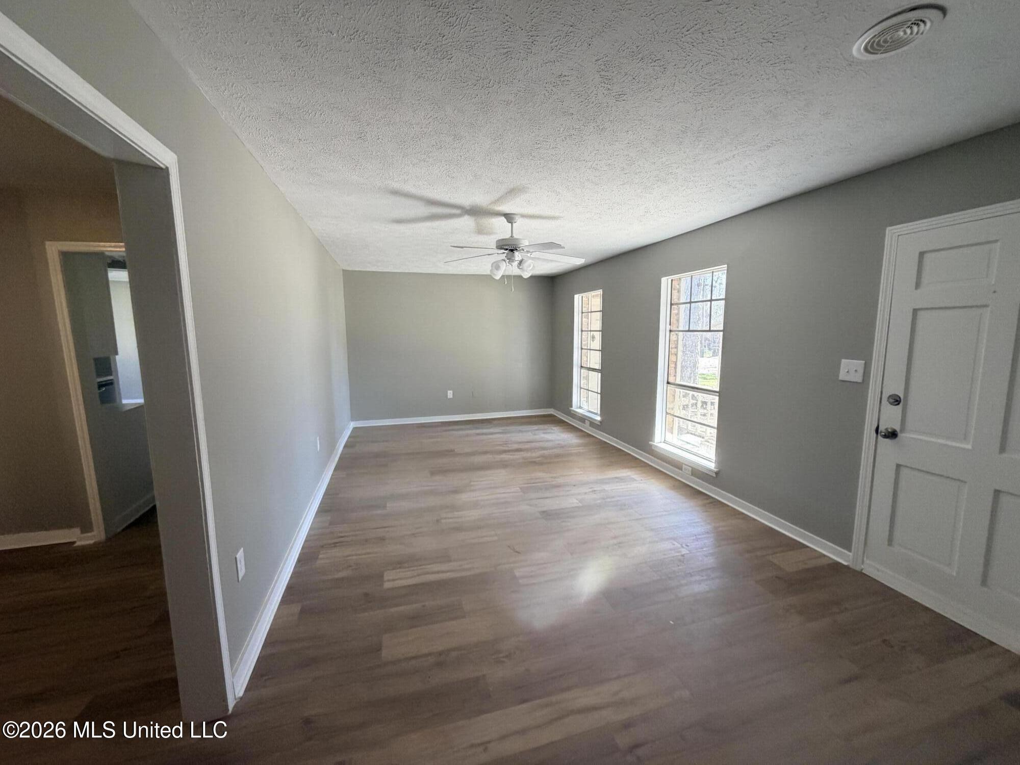 1514 Dorgan Street Property Photo 8