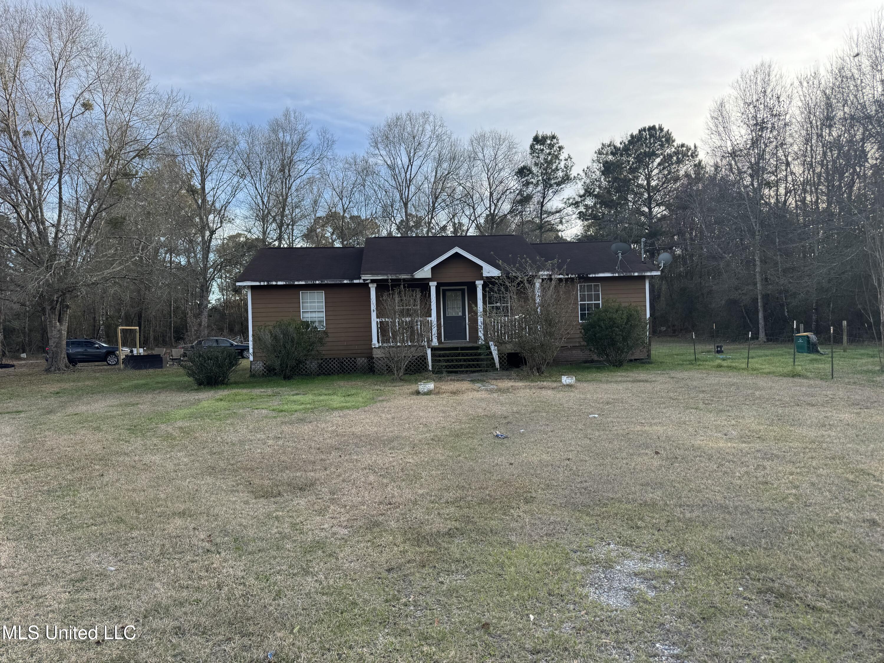 17404 Carlton Cuevas Road Property Photo 1