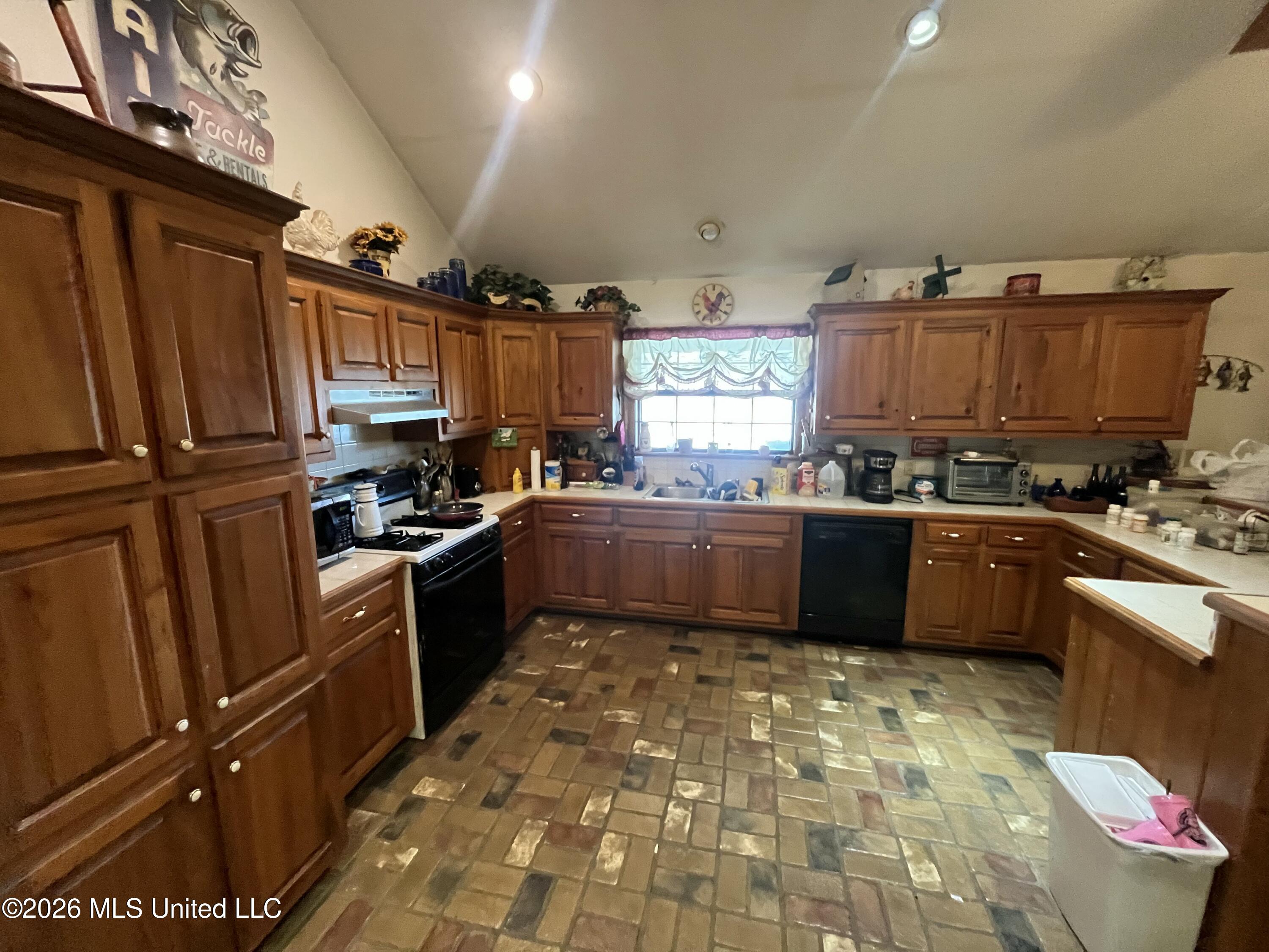 112 Ronald Road Property Photo 11