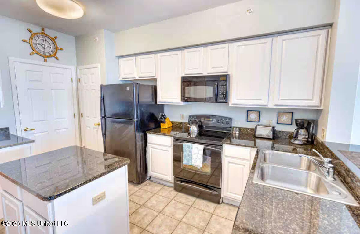 2230 Beach Drive Property Photo 10