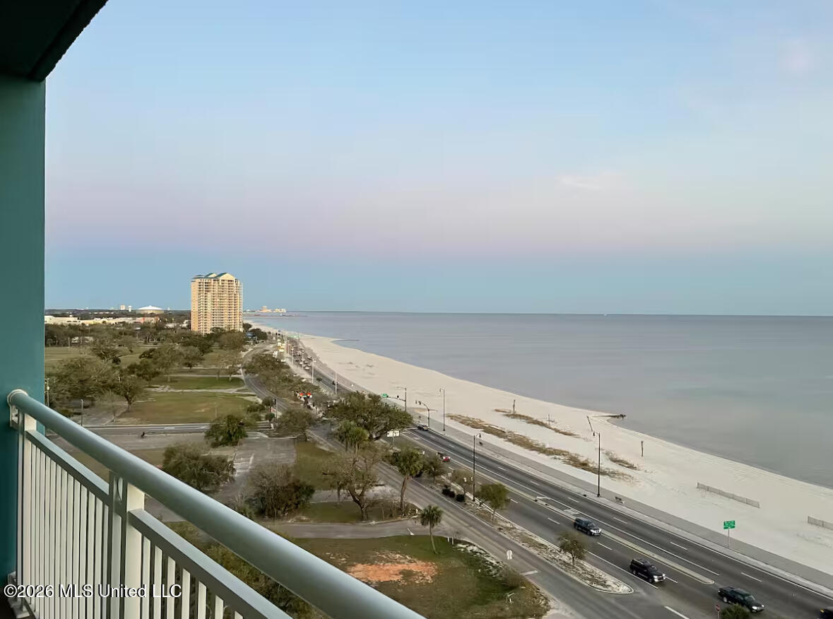 2230 Beach Drive Property Photo 21