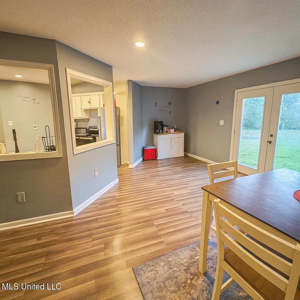 464 S Walnut Street Property Photo 4