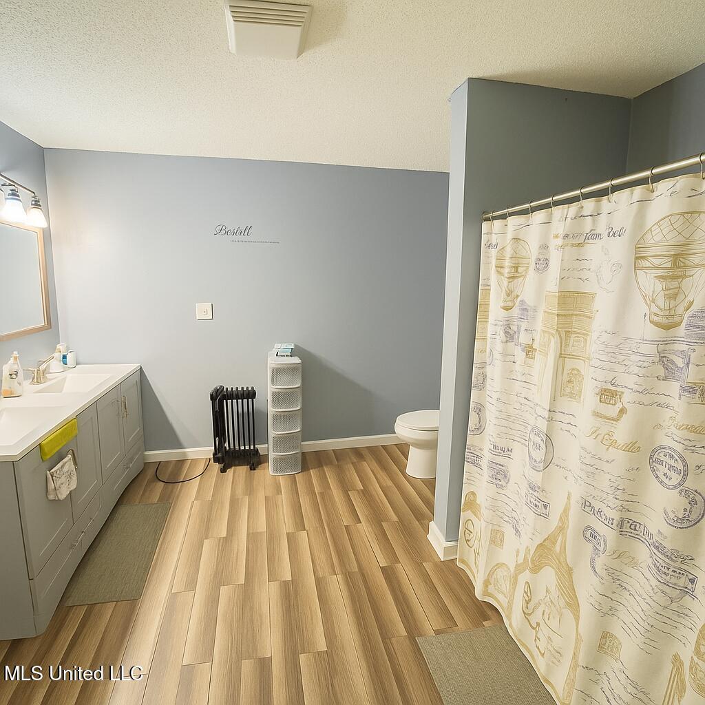 464 S Walnut Street Property Photo 6