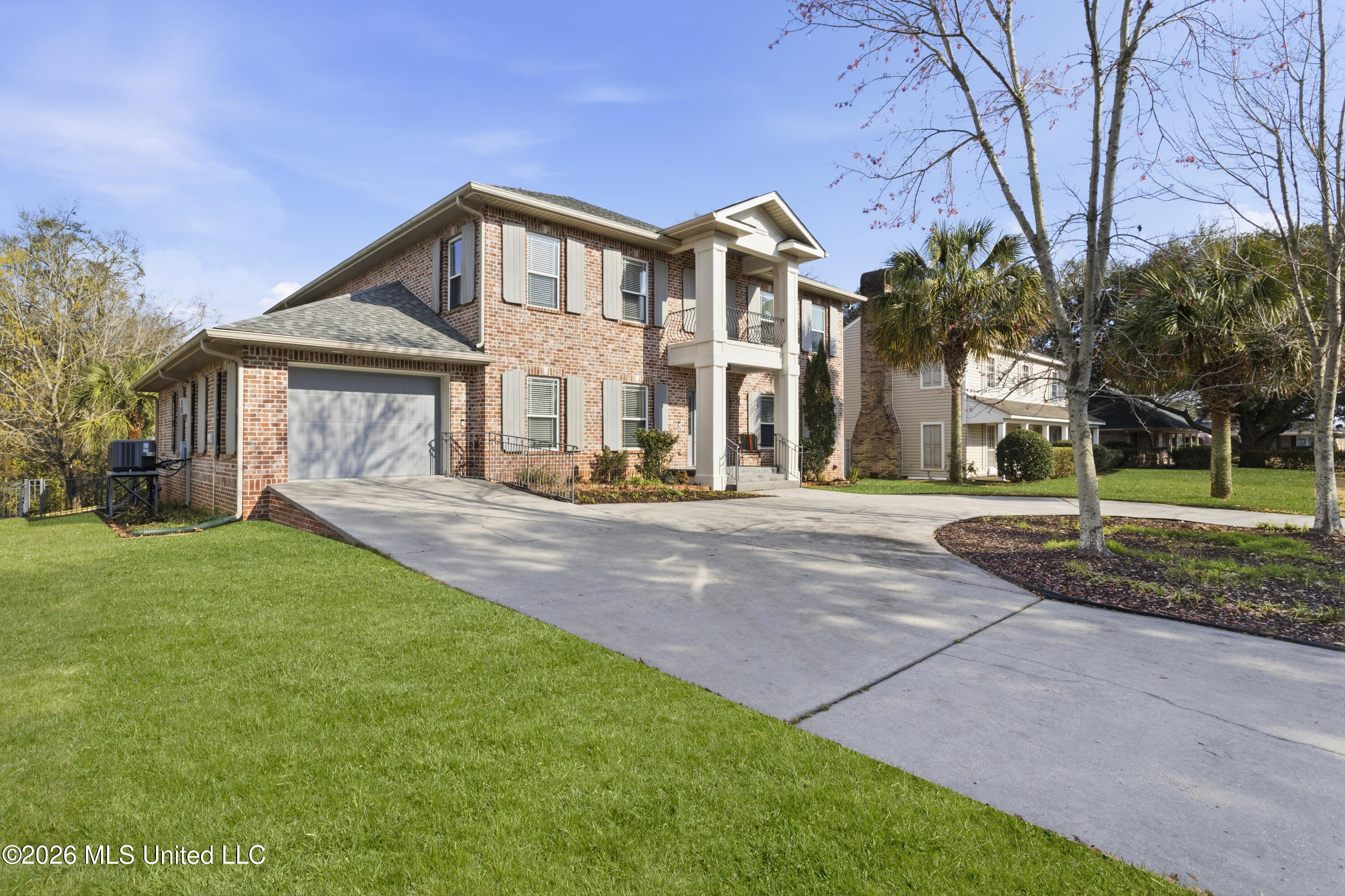 2410 W Shore Drive Property Photo 1