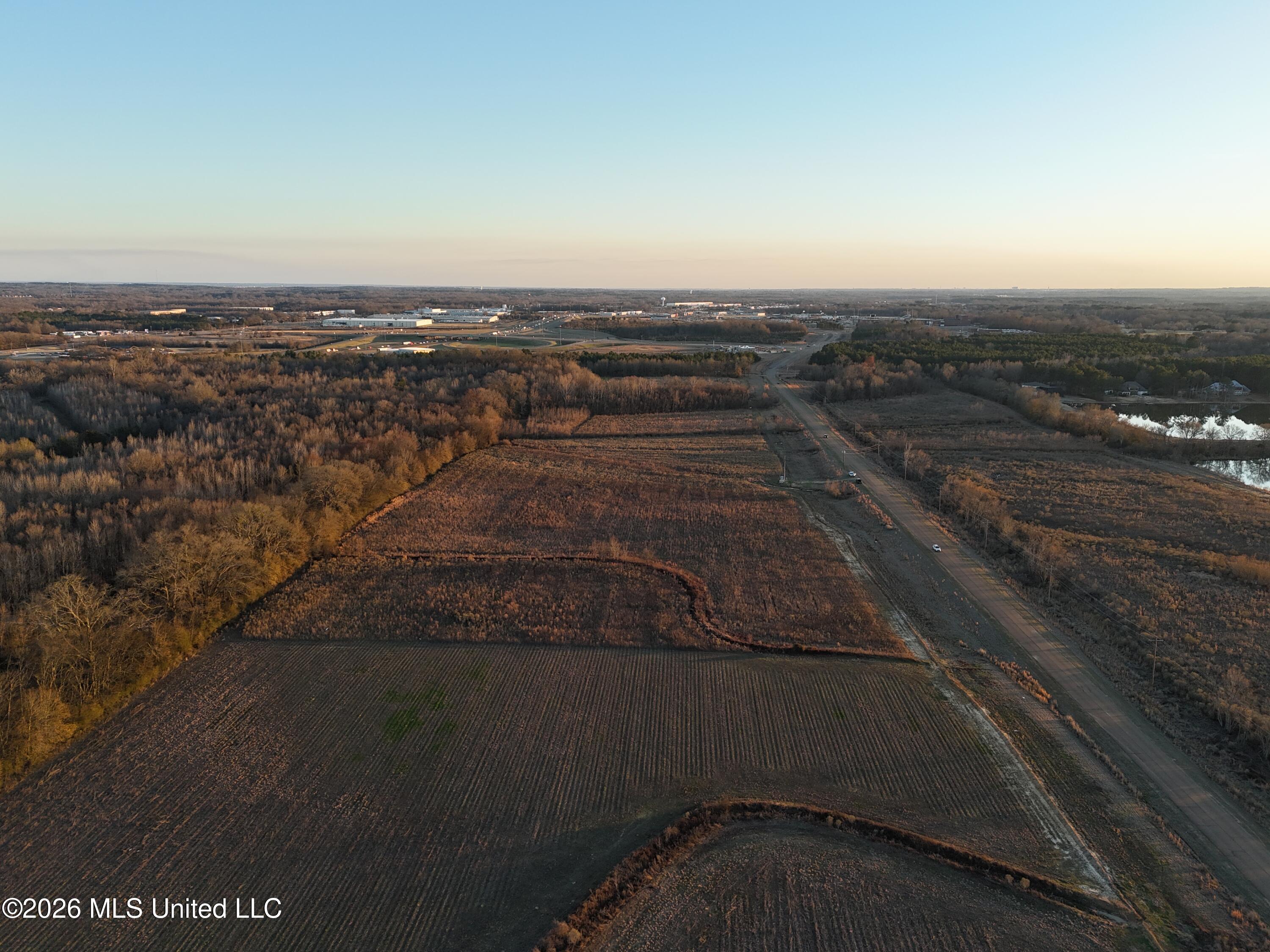 N Calhoun Station Parkway Property Photo 10