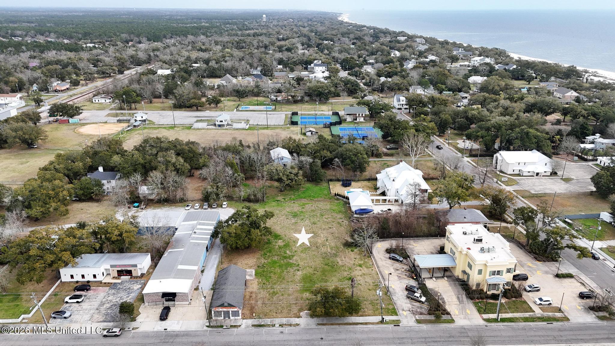 224 Davis Avenue Property Photo 1