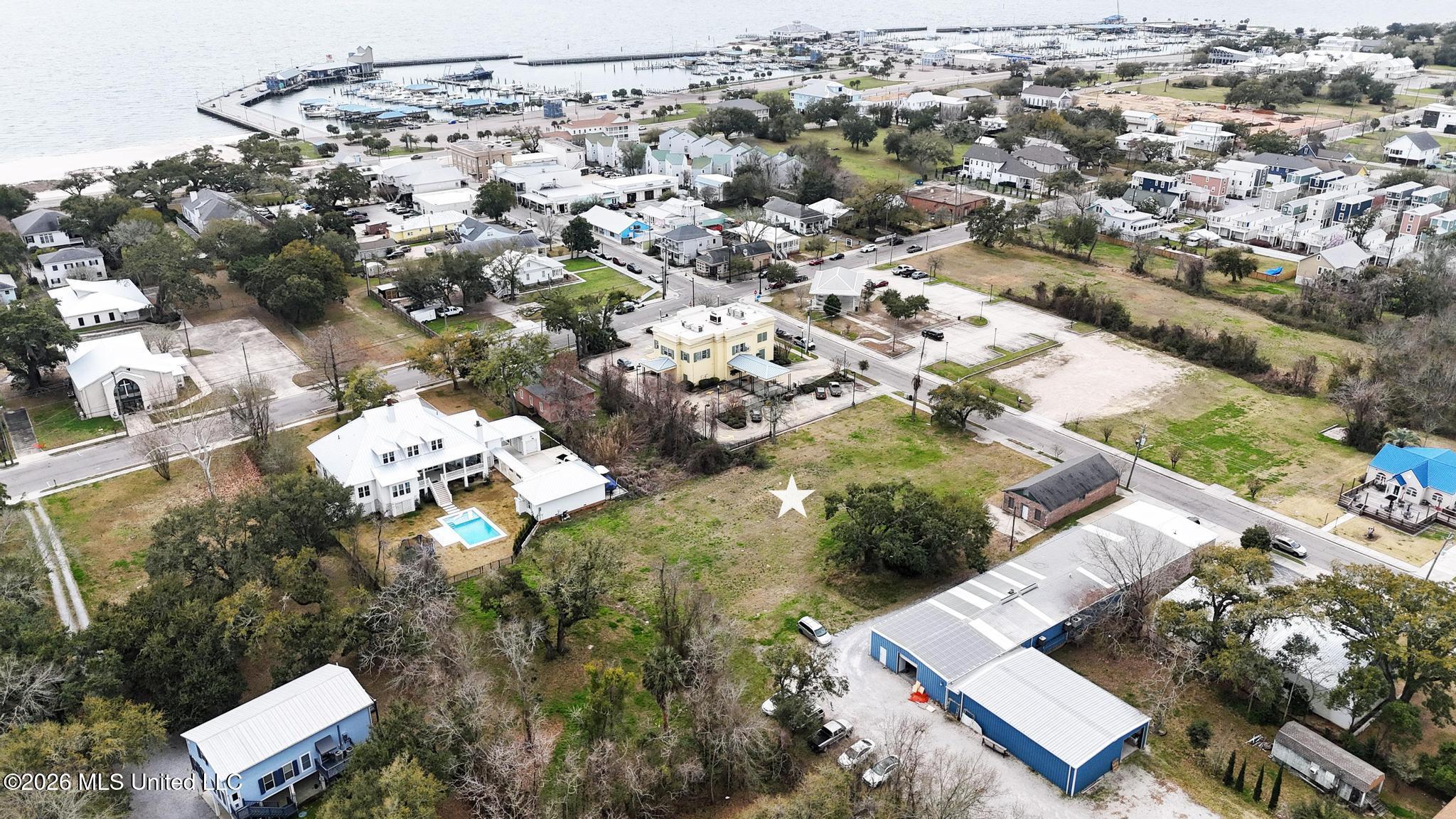 224 Davis Avenue Property Photo 4