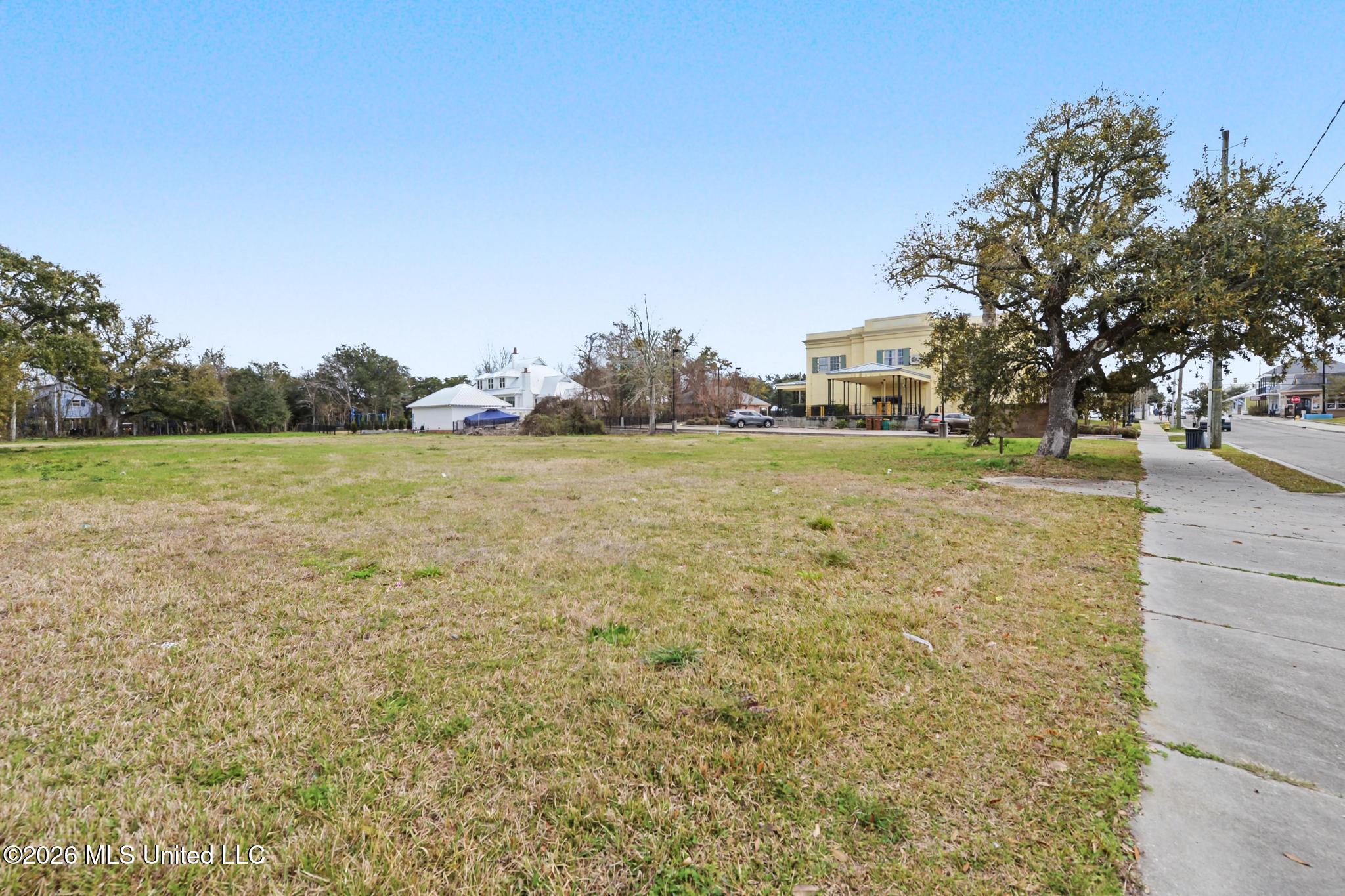 224 Davis Avenue Property Photo 10