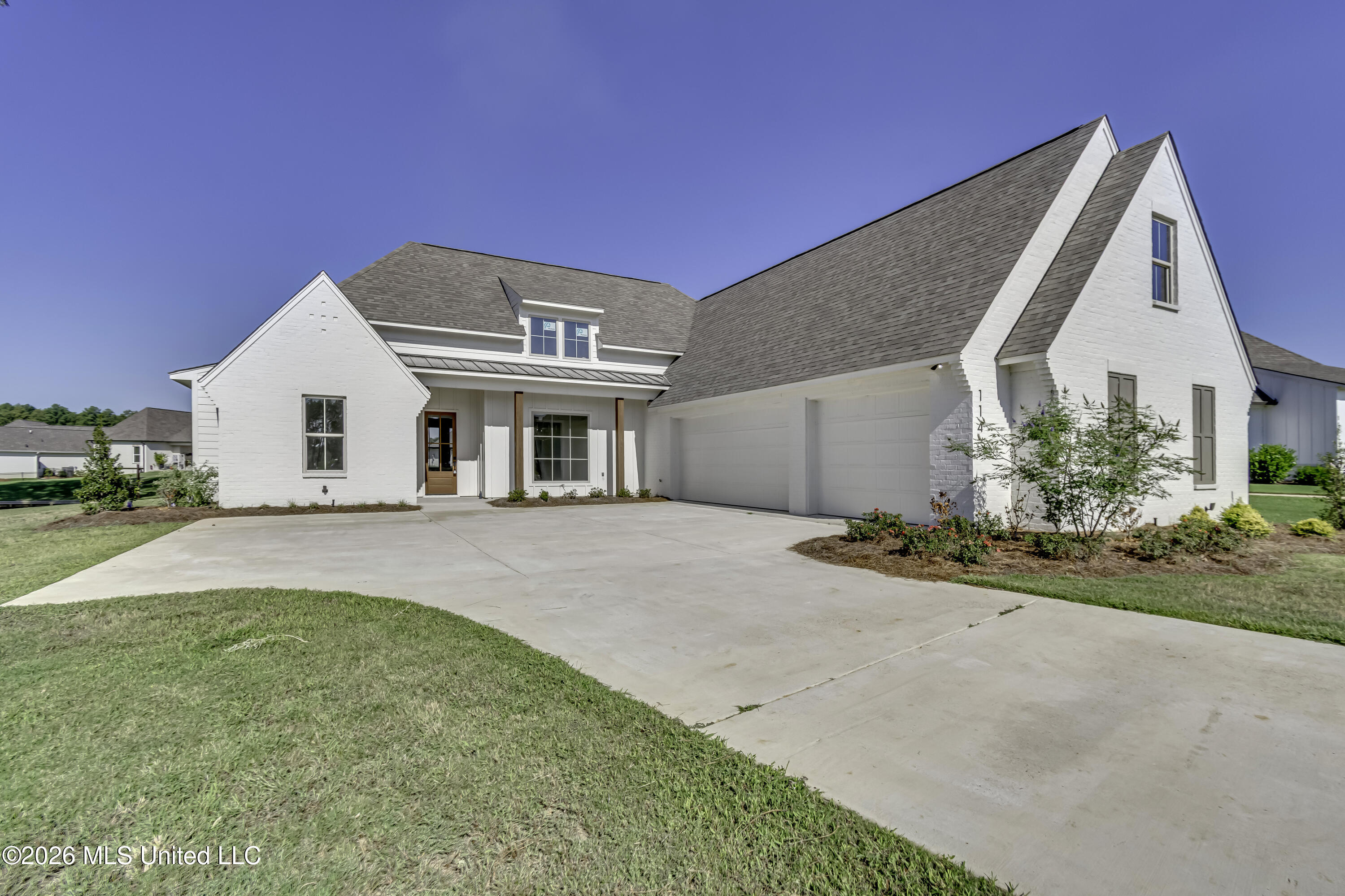 114 Charleston Cove Property Photo 2