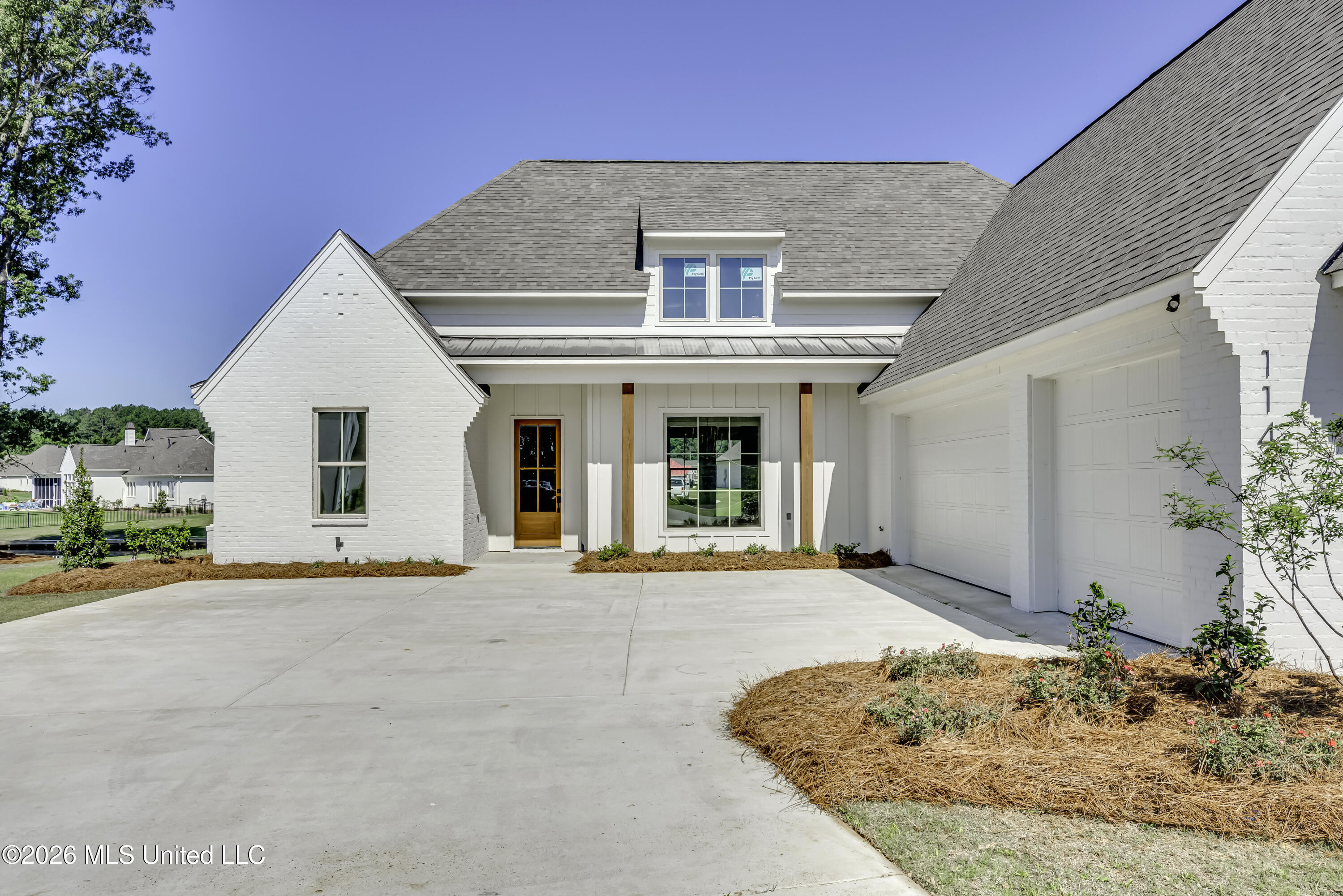 114 Charleston Cove Property Photo 3