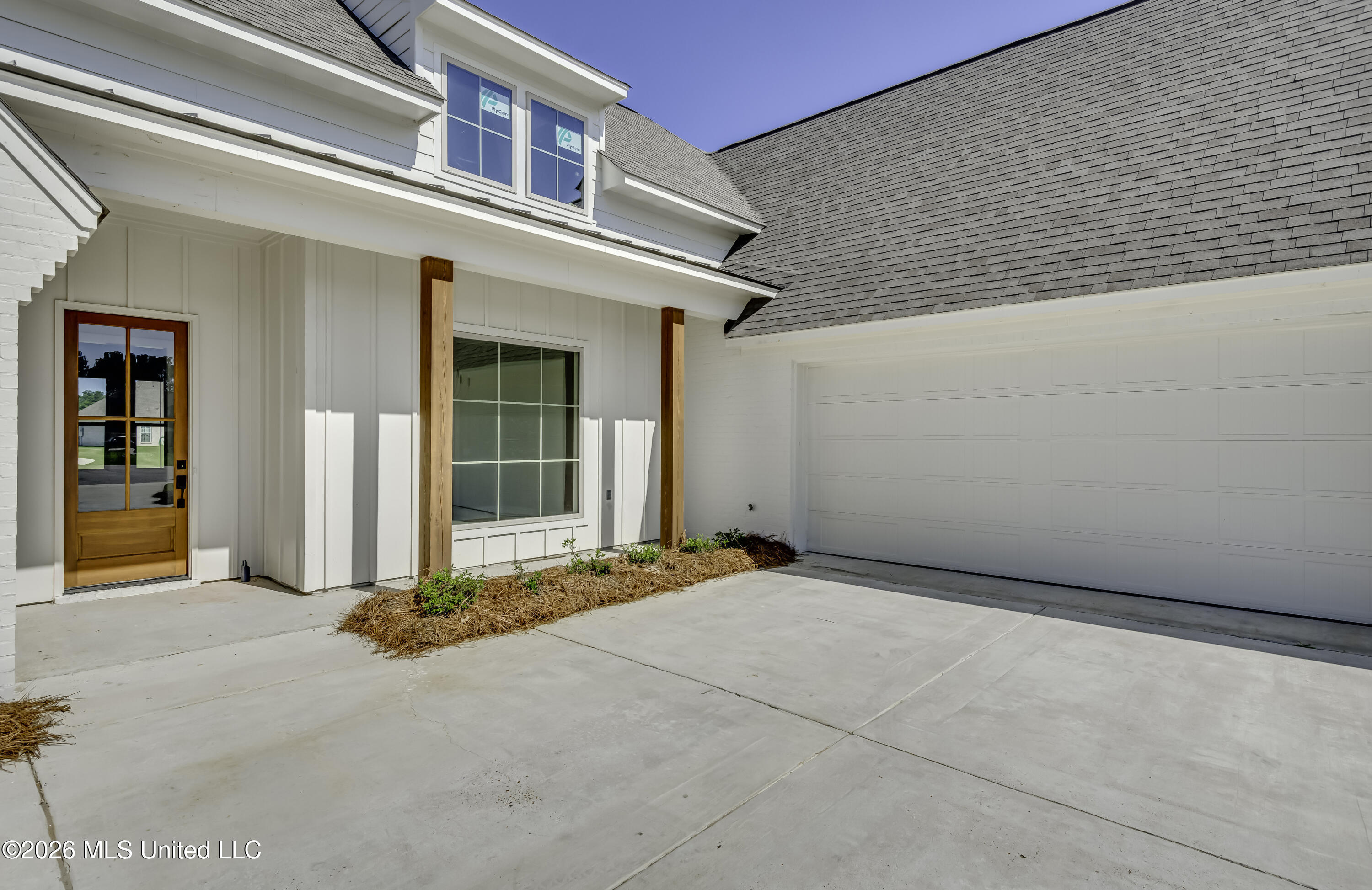 114 Charleston Cove Property Photo 4