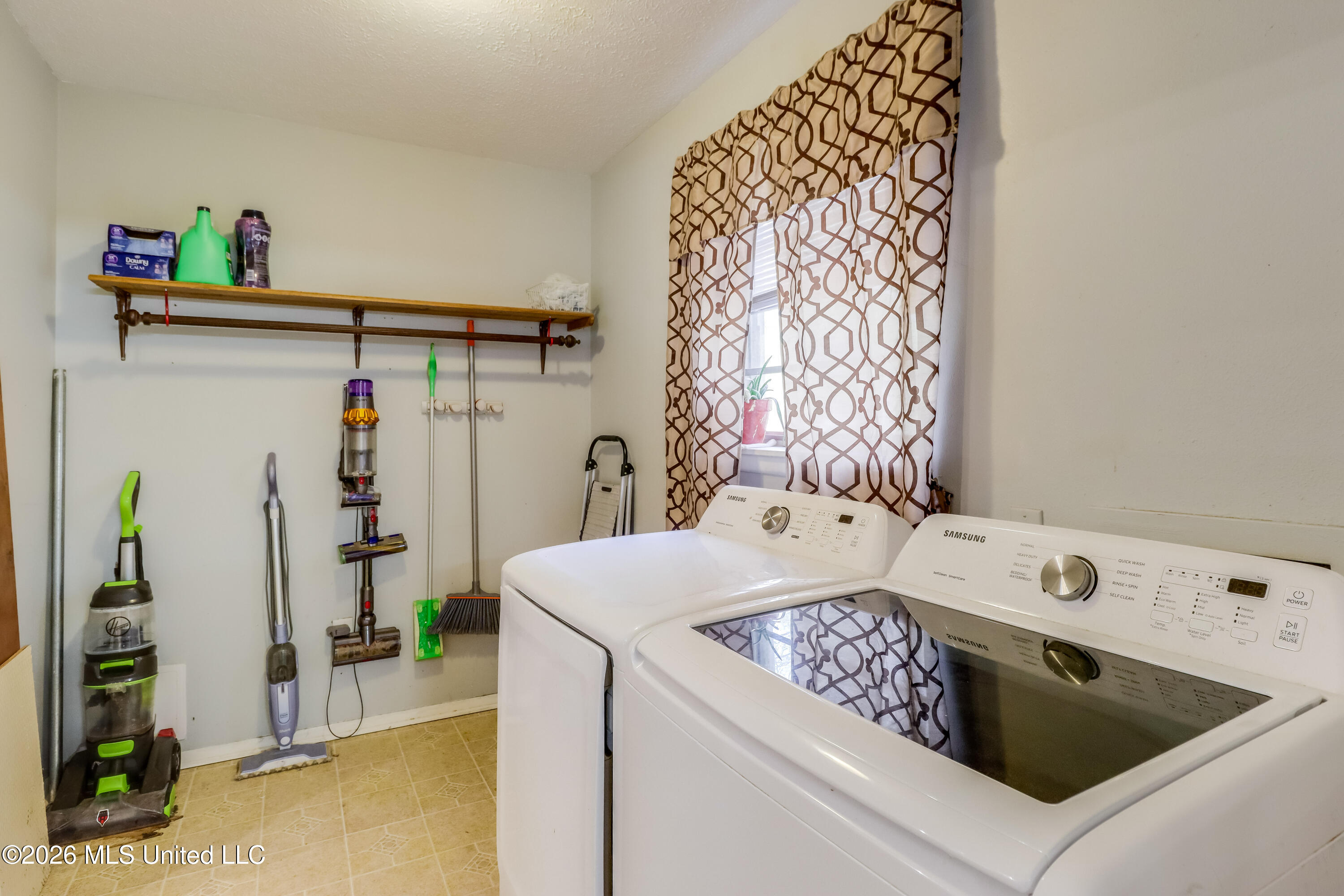 2168 Alice Drive Property Photo 9
