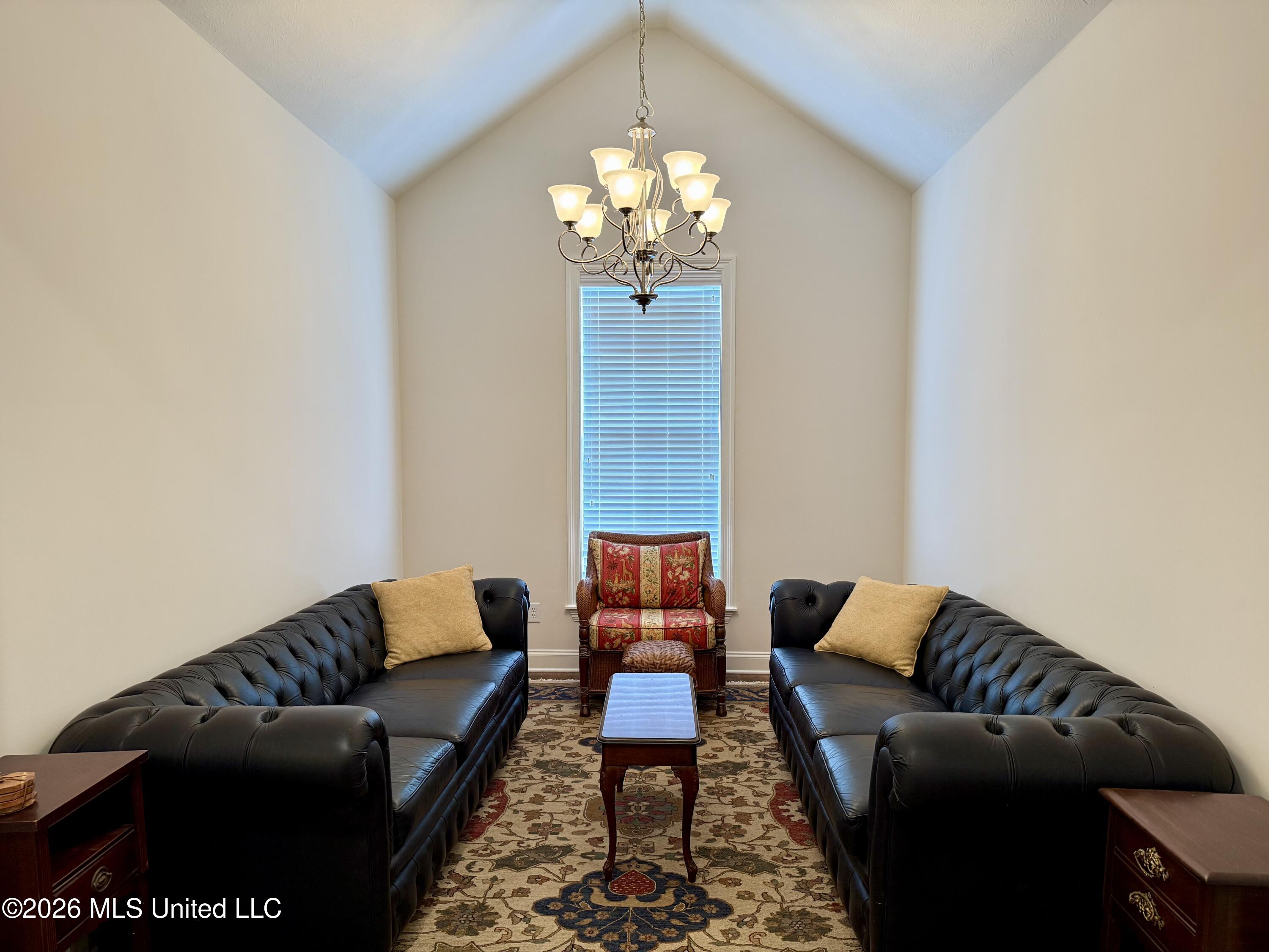 242 Falls Crossing Property Photo 5