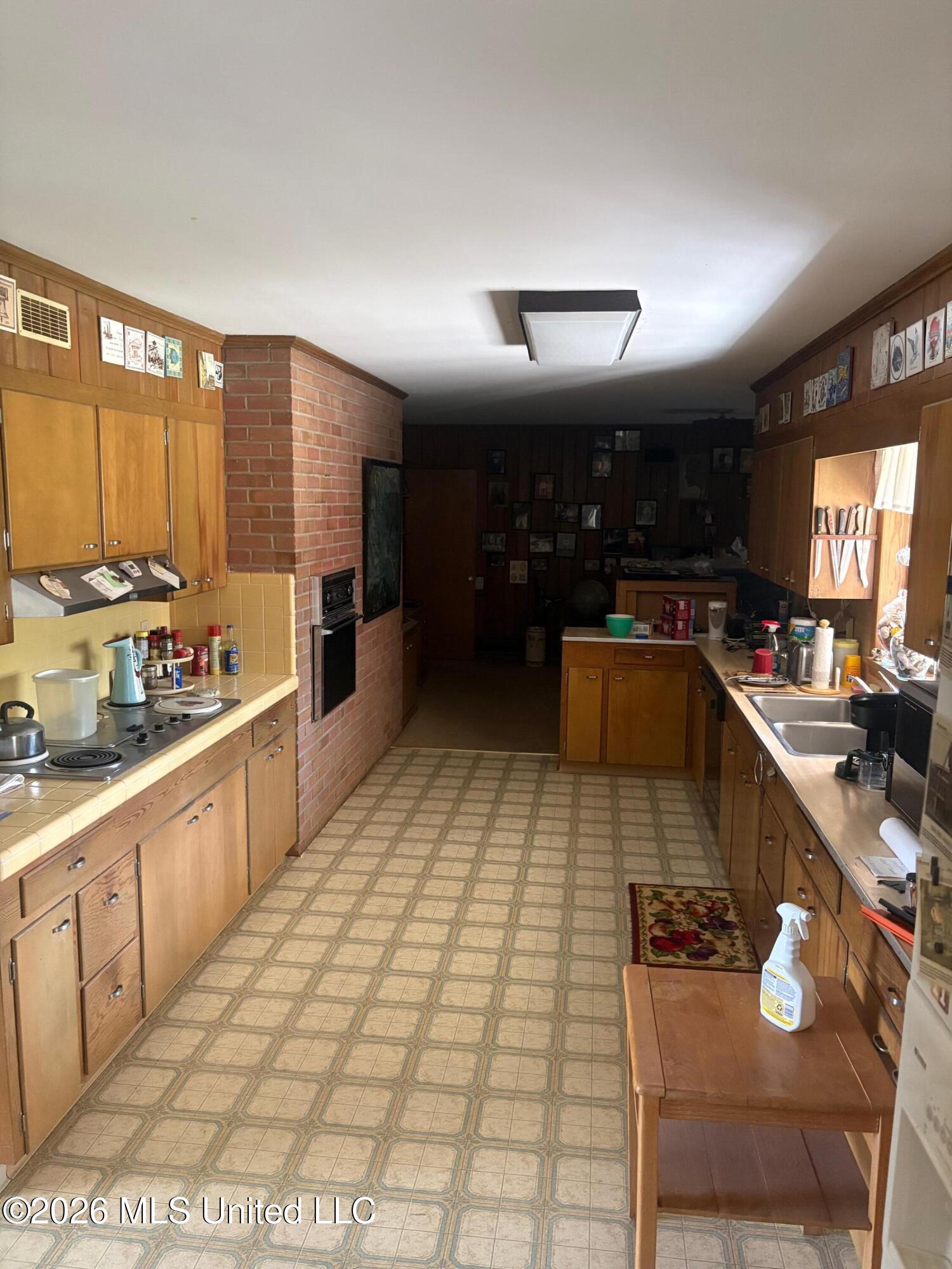 200 Gloucester Road Property Photo 14