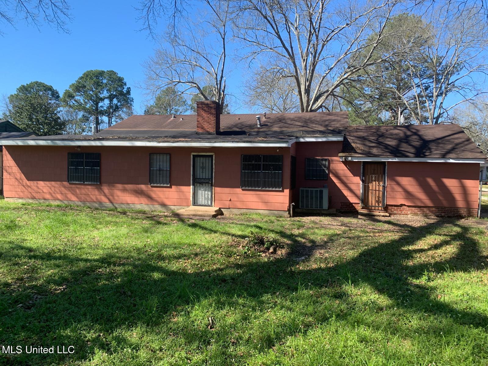 1054 Matthews Avenue Property Photo 13