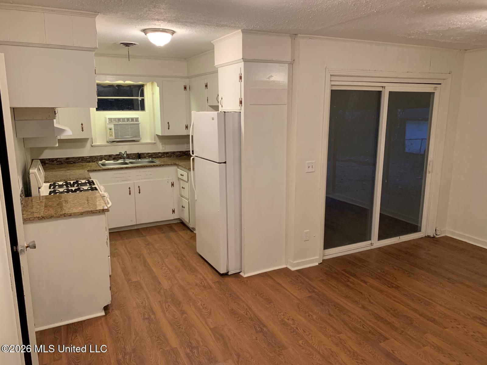 1066 Branch Street Property Photo 7