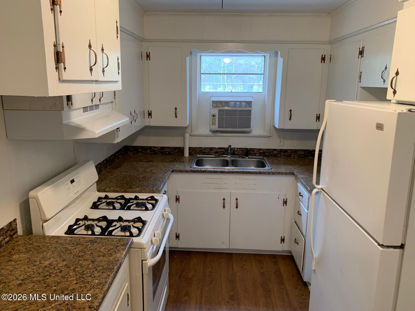 1066 Branch Street Property Photo 10