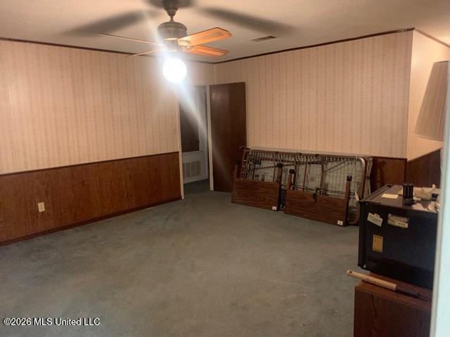 145 W Woodcrest Drive Property Photo 6