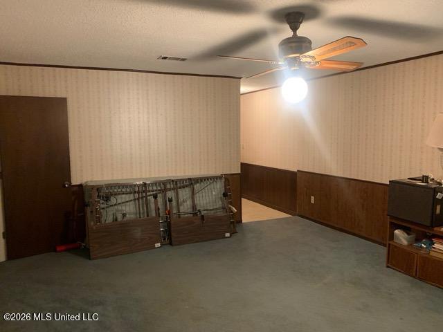 145 W Woodcrest Drive Property Photo 7