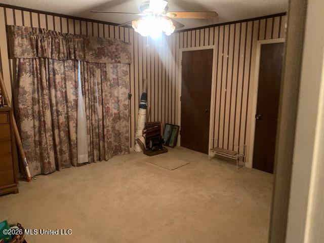 145 W Woodcrest Drive Property Photo 9