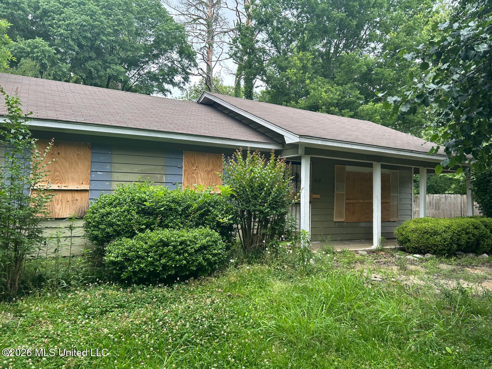 1614 Chapman Drive Property Photo 2